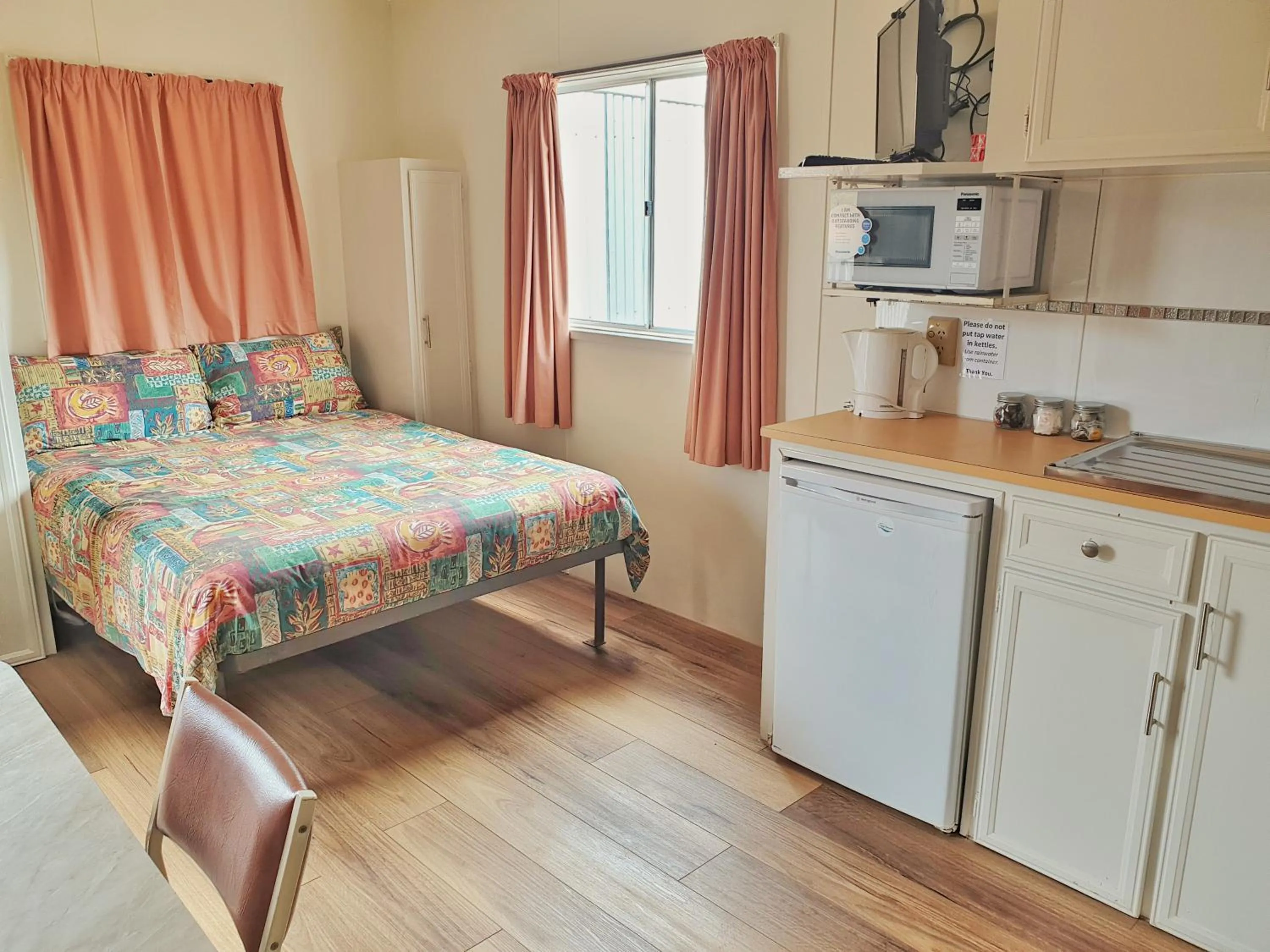 Bedroom, Bed in Skytrek Willow Springs Station