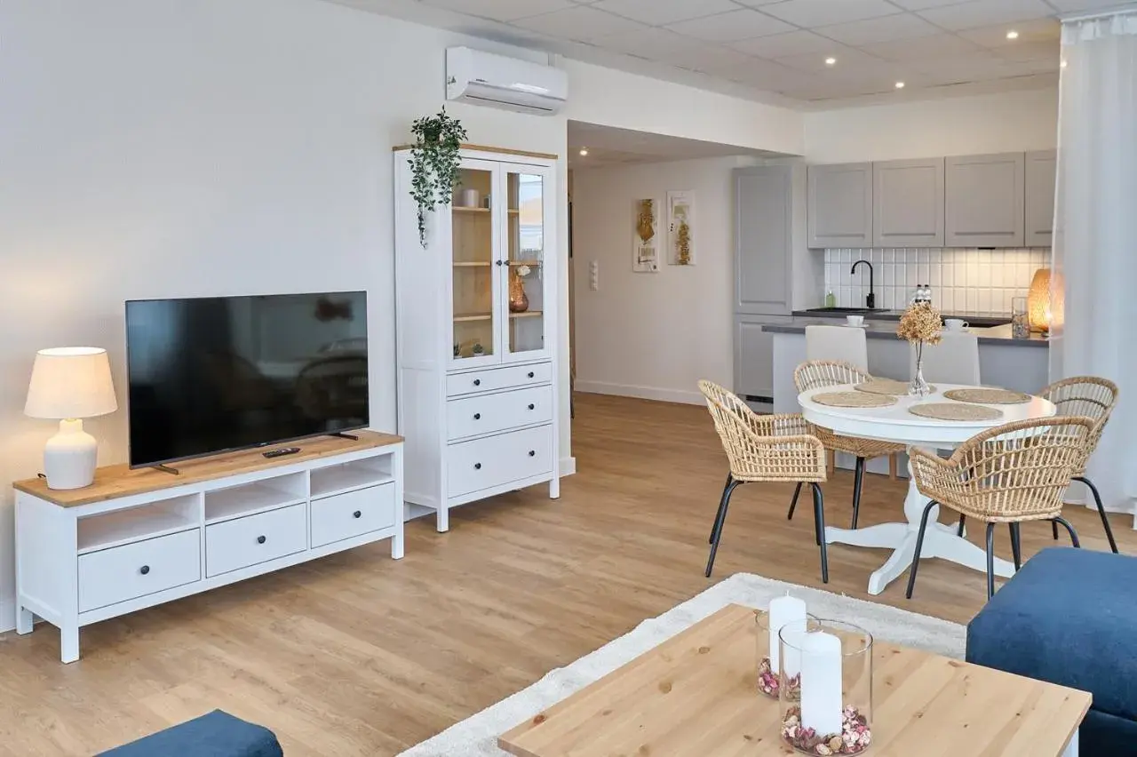 Three-Bedroom Deluxe Apartment in SkyHotelGwarna Three-Bedroom Deluxe Apartment in SkyHotelGwarna