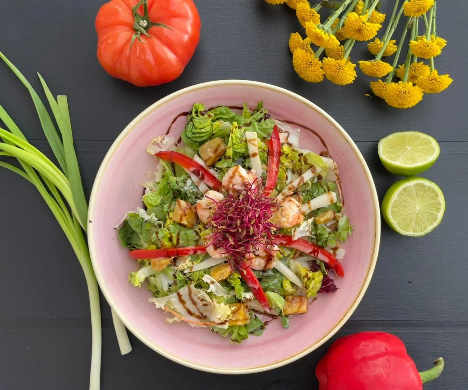 Restaurant/places to eat in SkyHotelGwarna