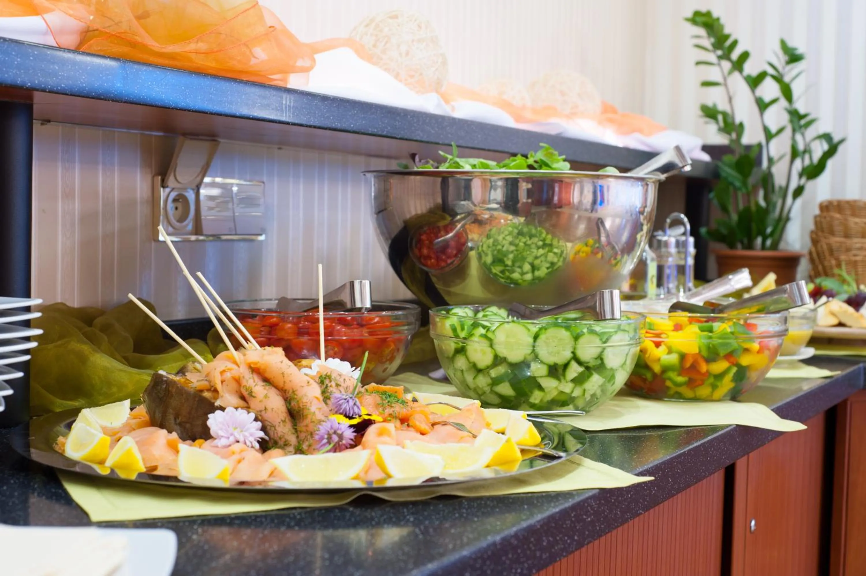 Restaurant/places to eat in SkyHotelGwarna