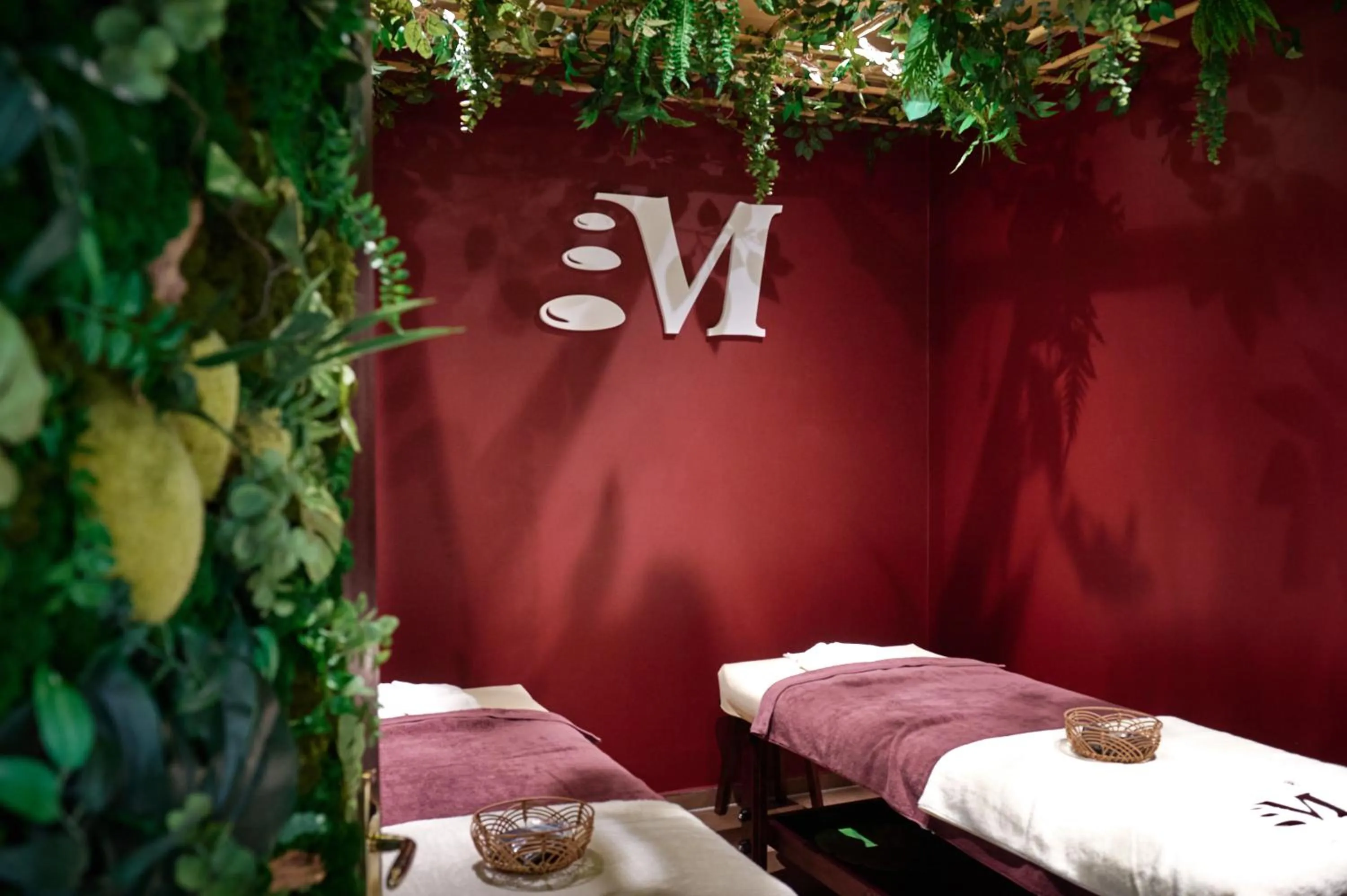 Massage, Bed in SkyHotelGwarna