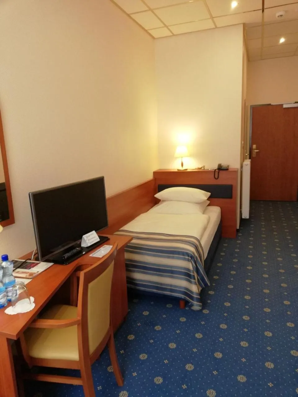 Bed in SkyHotelGwarna