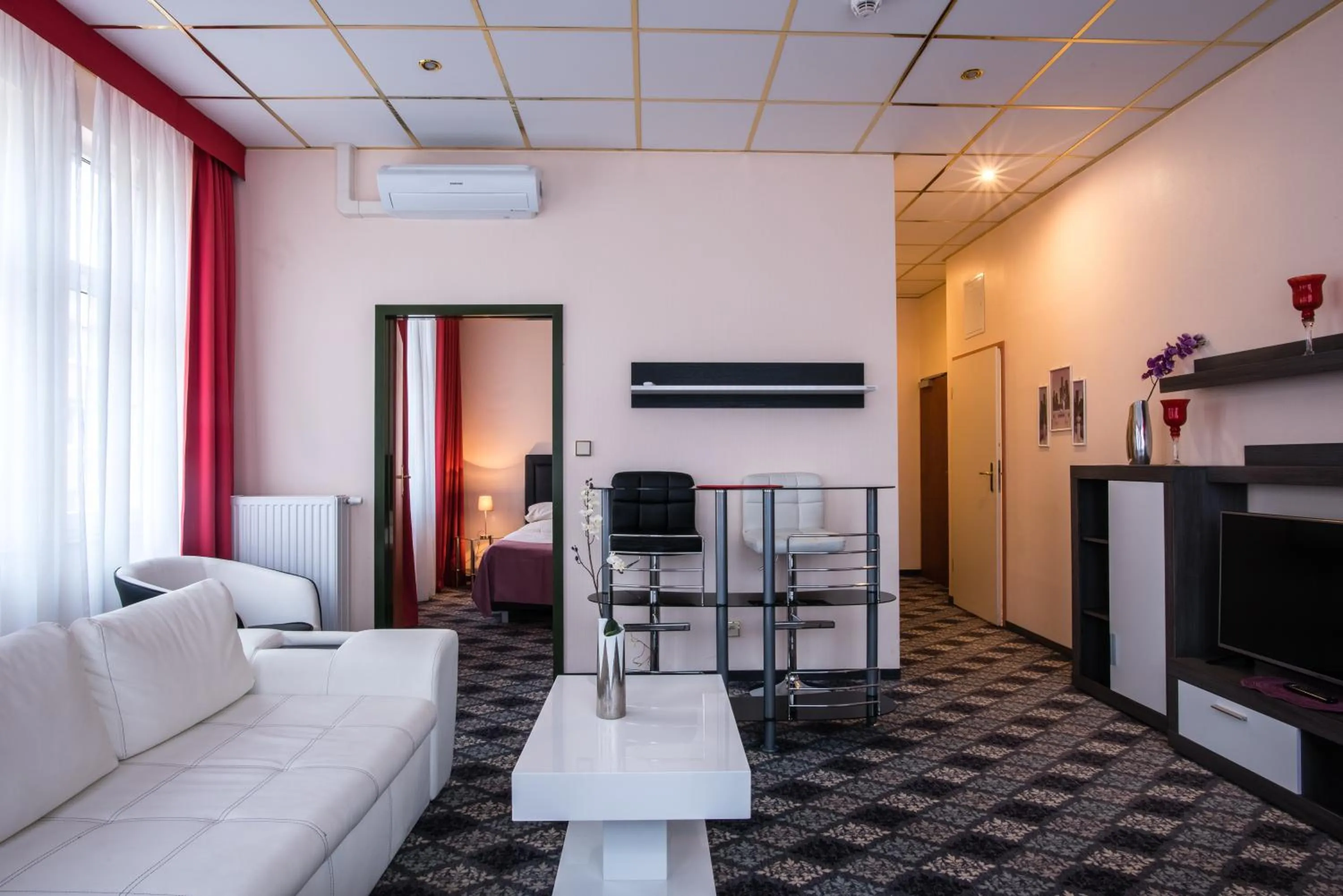 TV and multimedia in SkyHotelGwarna