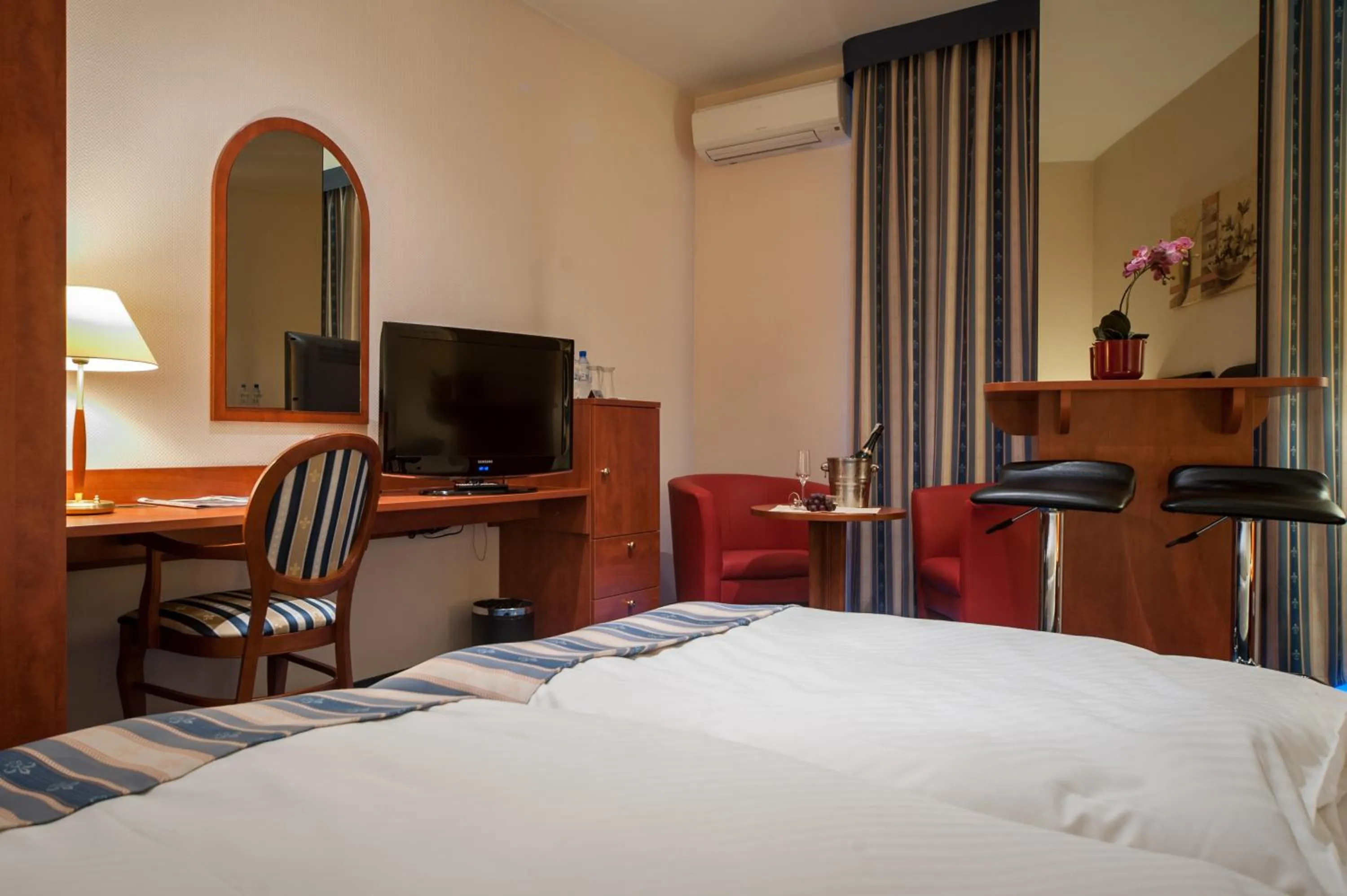 Decorative detail, Bed in SkyHotelGwarna