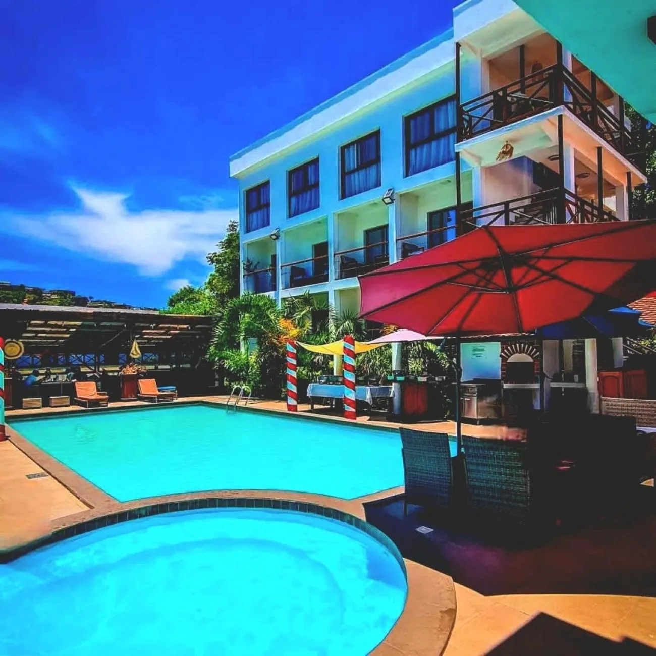 Swimming pool in Ikopa Hôtel Madagascar