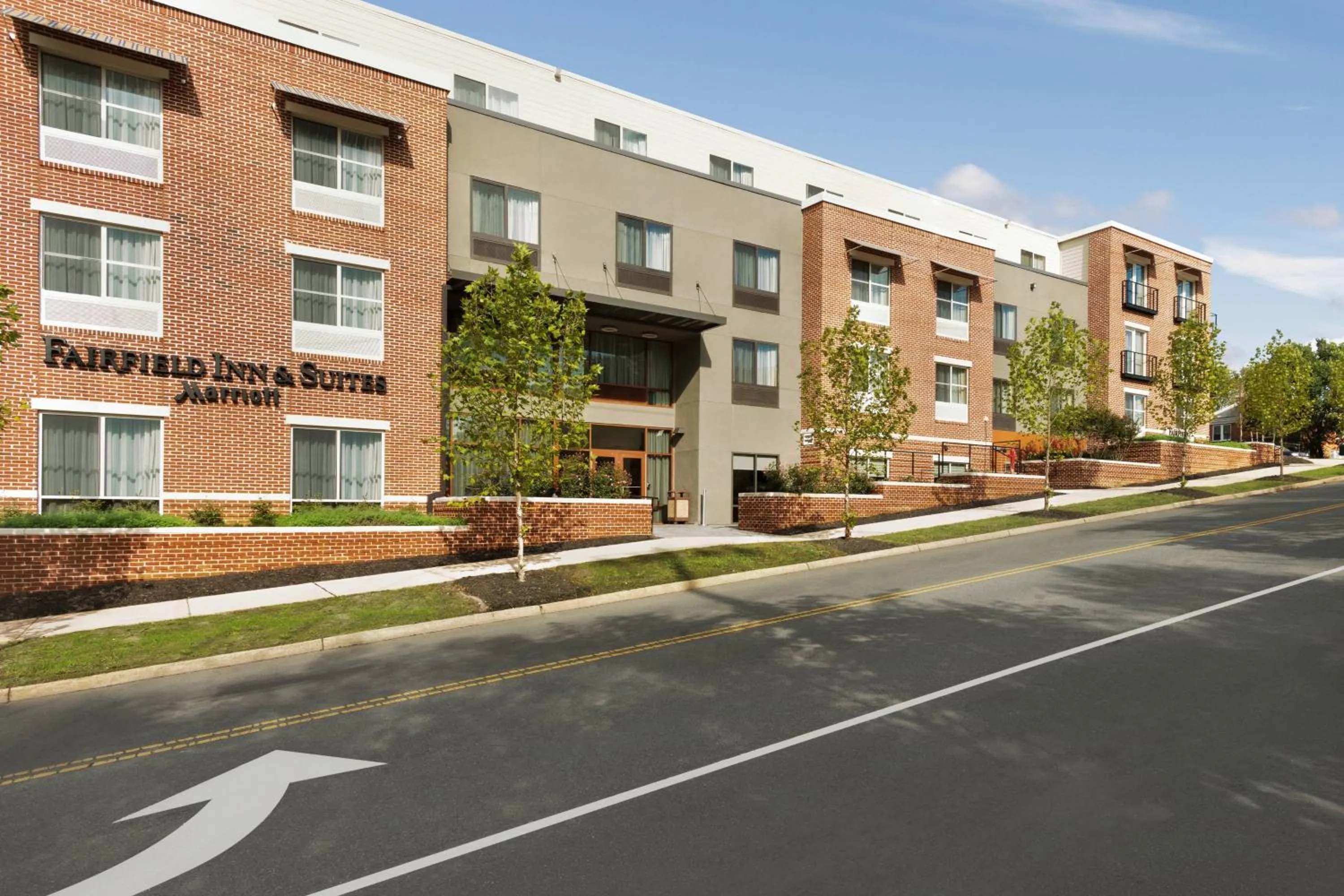 Property building in Fairfield Inn & Suites by Marriott Charlottesville Downtown/University Area