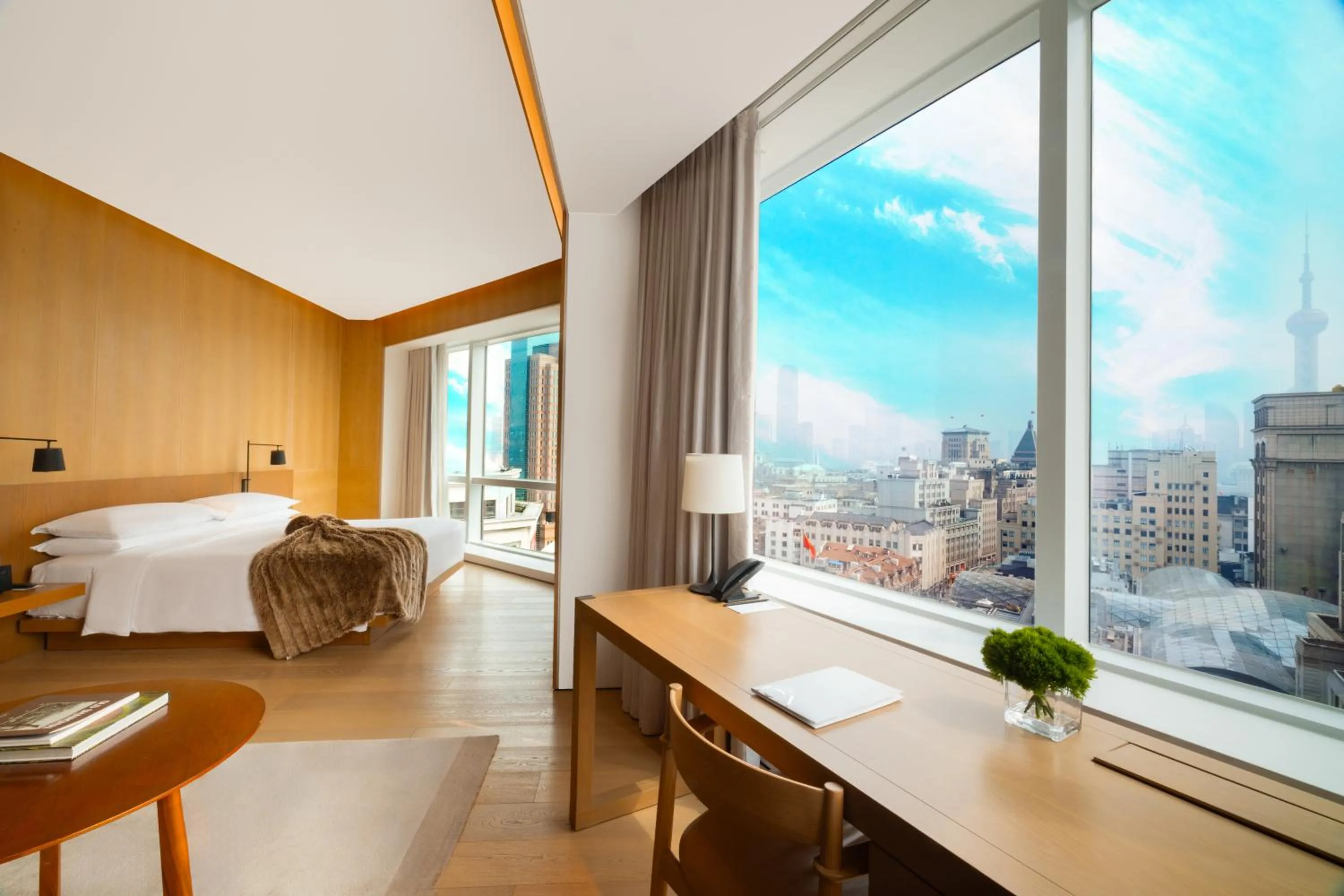 Photo of the whole room, Bed in The Shanghai EDITION