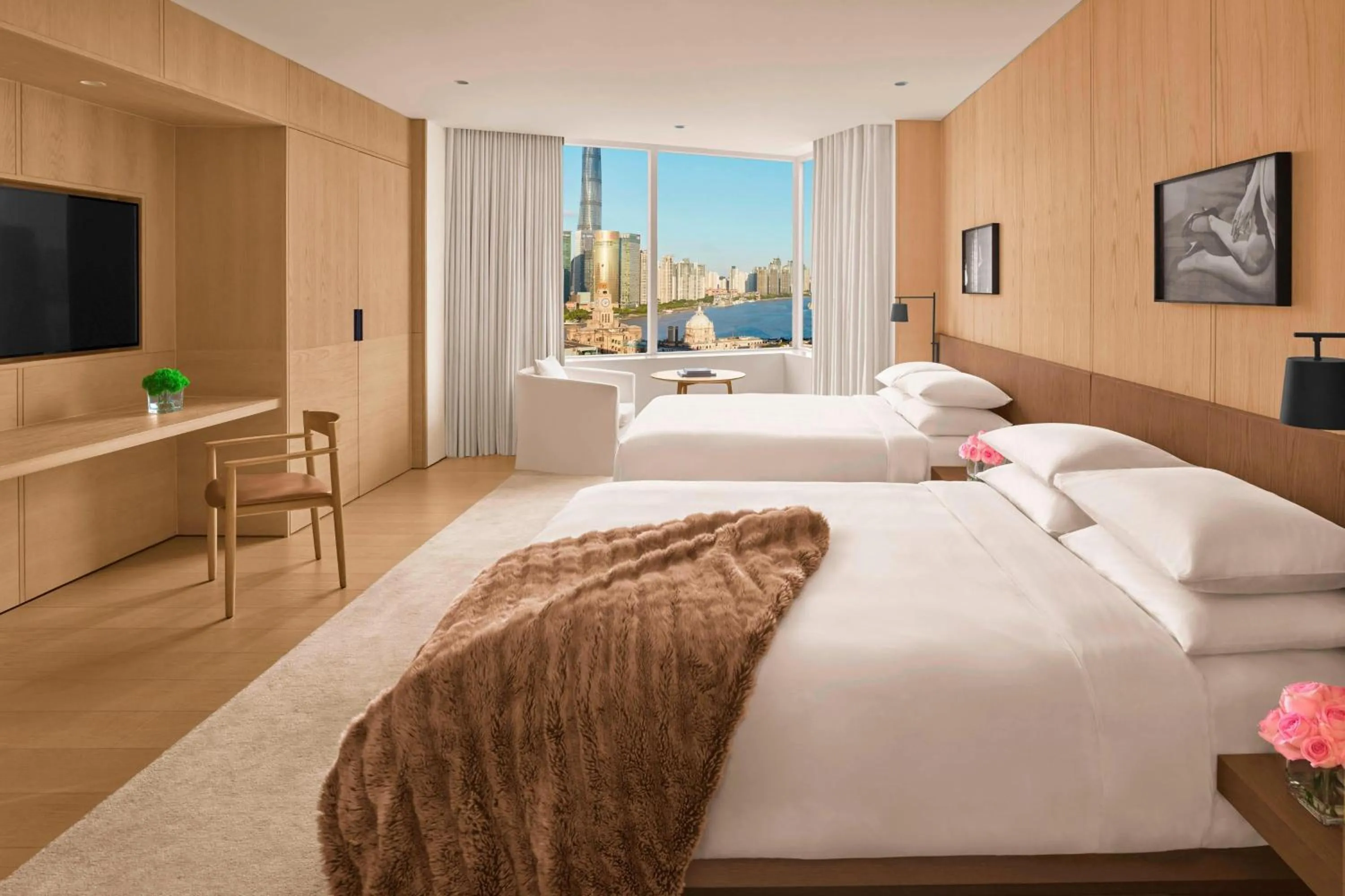 Photo of the whole room, Bed in The Shanghai EDITION