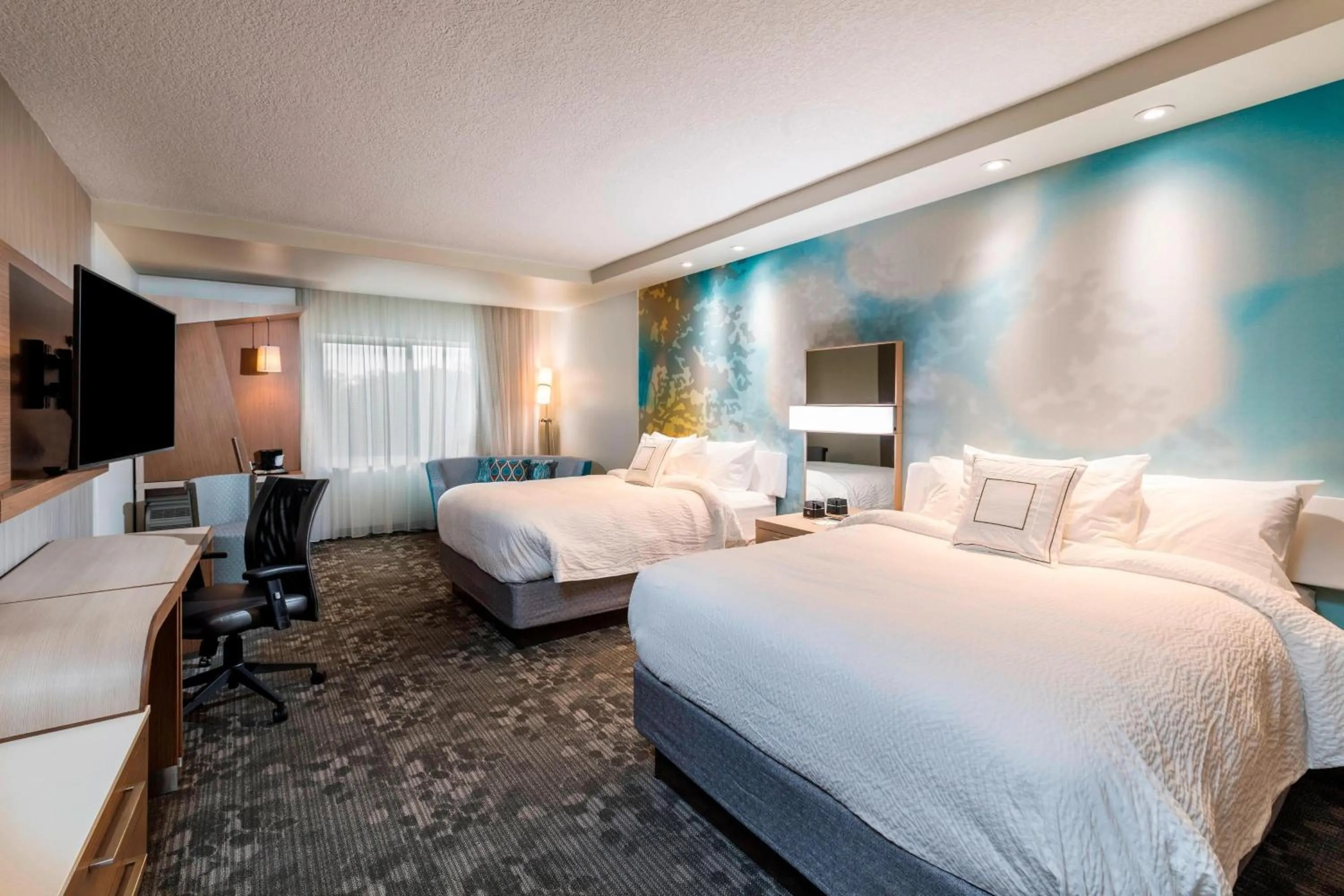 Photo of the whole room, Bed in Courtyard by Marriott Tampa Northwest/Veterans Expressway
