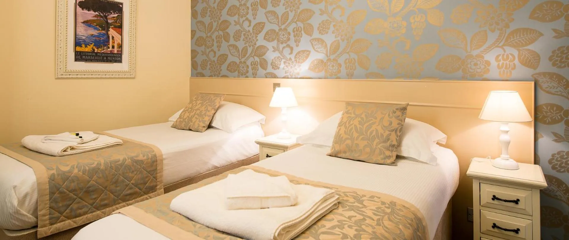 Bed in Maison Gorey Hotel