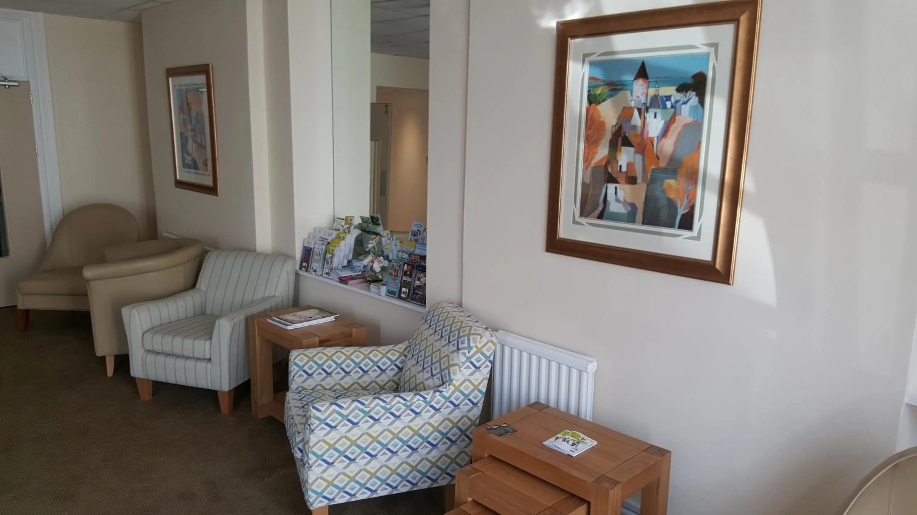 Communal lounge/ TV room in Maison Gorey Hotel