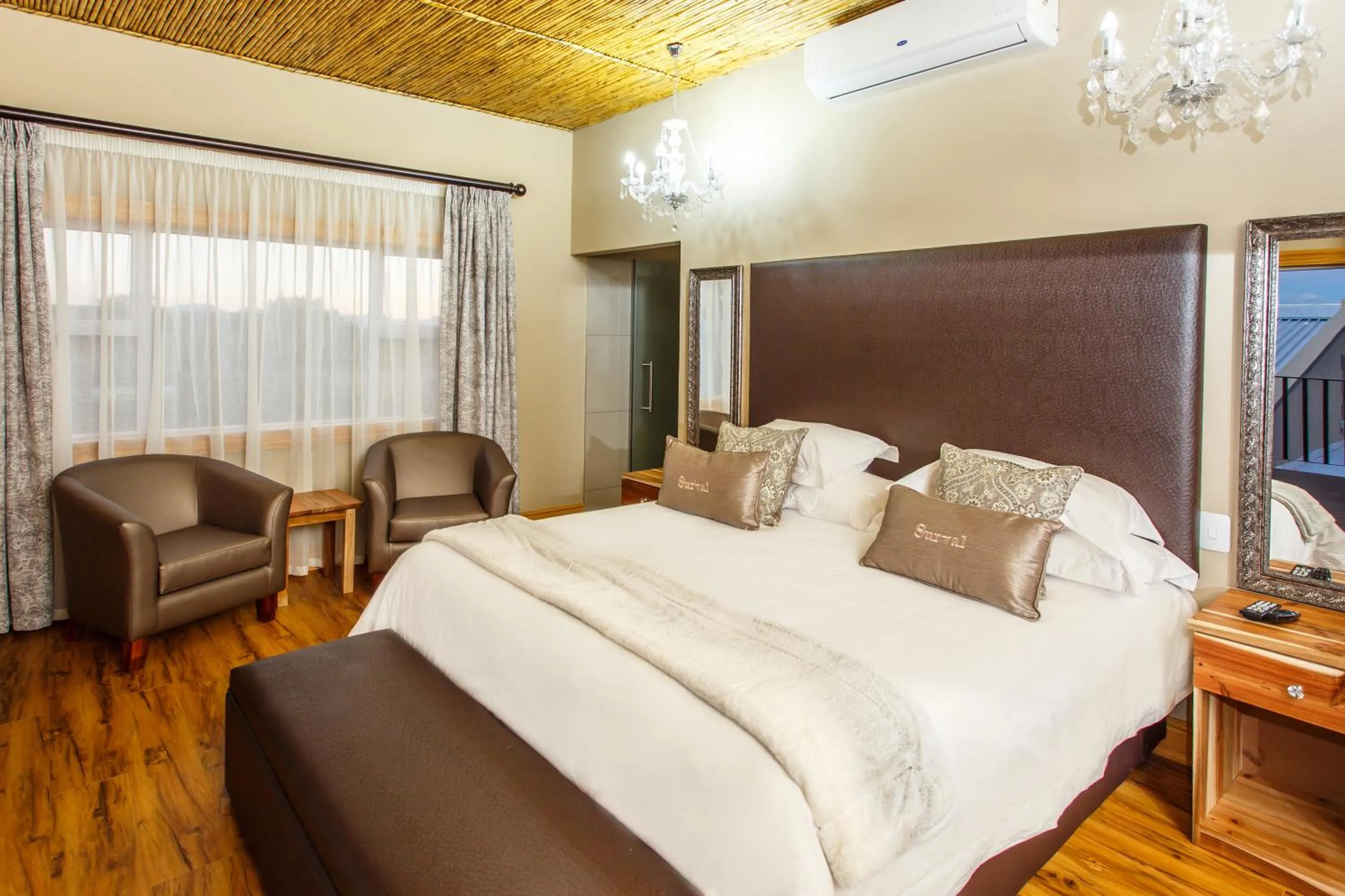 Mountain view, Bed in Surval Boutique Olive Estate