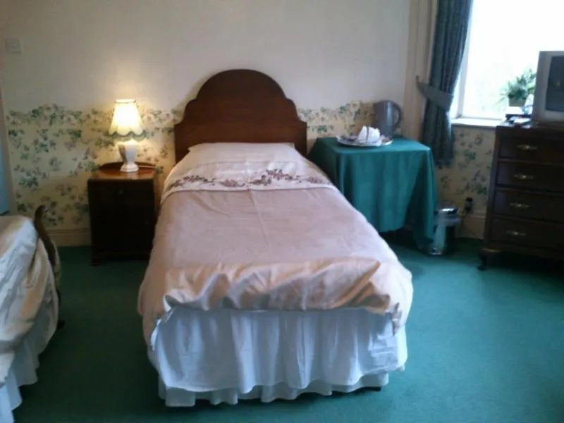 Bed in Oakfield Lodge Guest House Stockport
