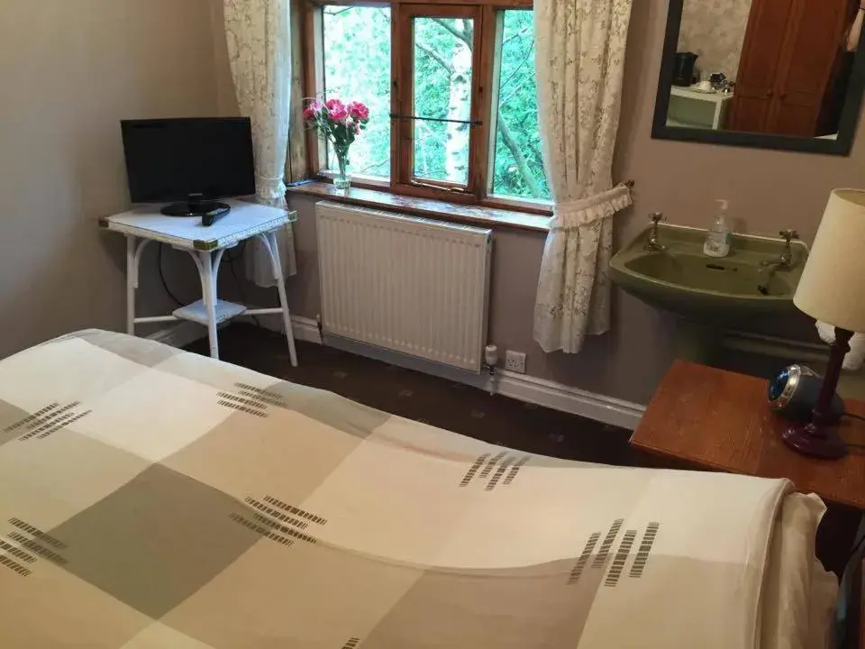 Single Room with Shared Bathroom in Oakfield Lodge Guest House Stockport Single Room with Shared Bathroom in Oakfield Lodge Guest House Stockport