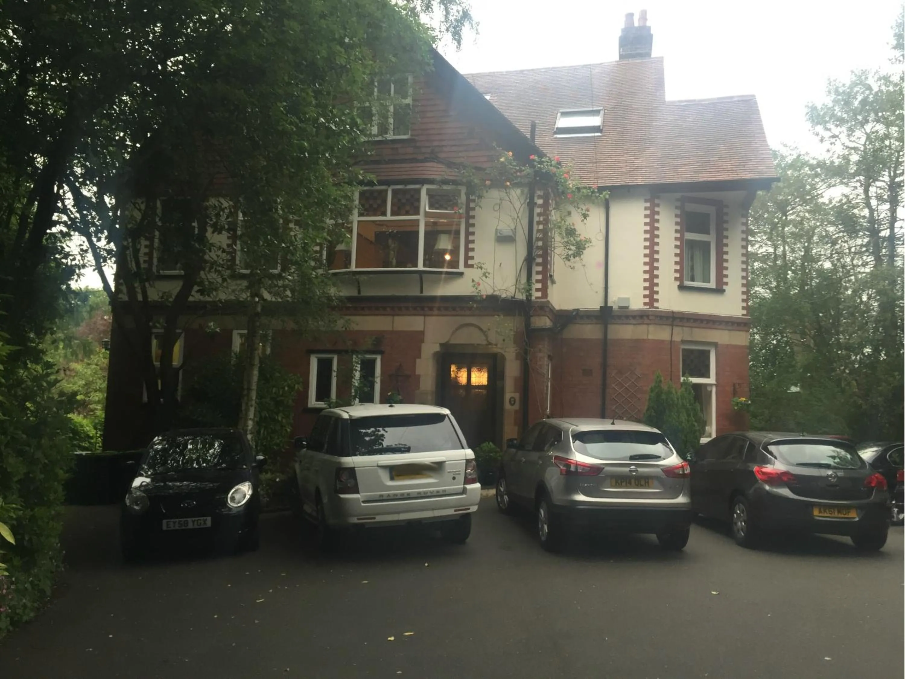 Facade/entrance in Oakfield Lodge Guest House Stockport