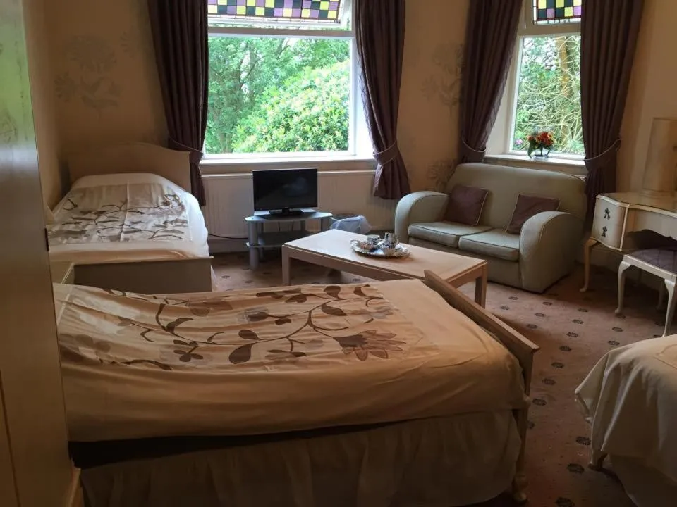 TV and multimedia, Bed in Oakfield Lodge Guest House Stockport