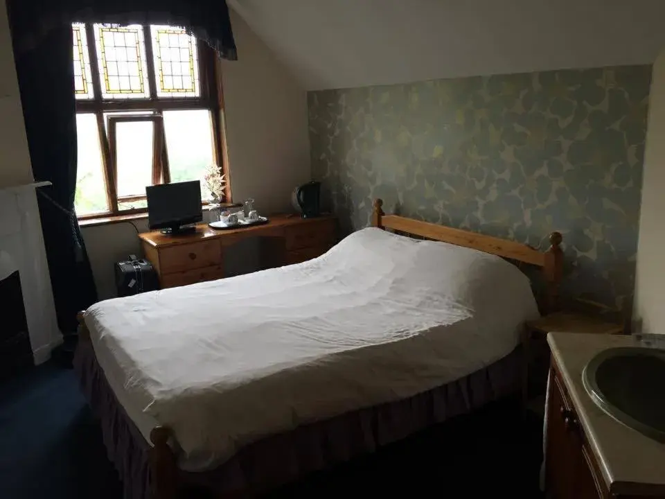 Double Room with Shared Bathroom in Oakfield Lodge Guest House Stockport Double Room with Shared Bathroom in Oakfield Lodge Guest House Stockport
