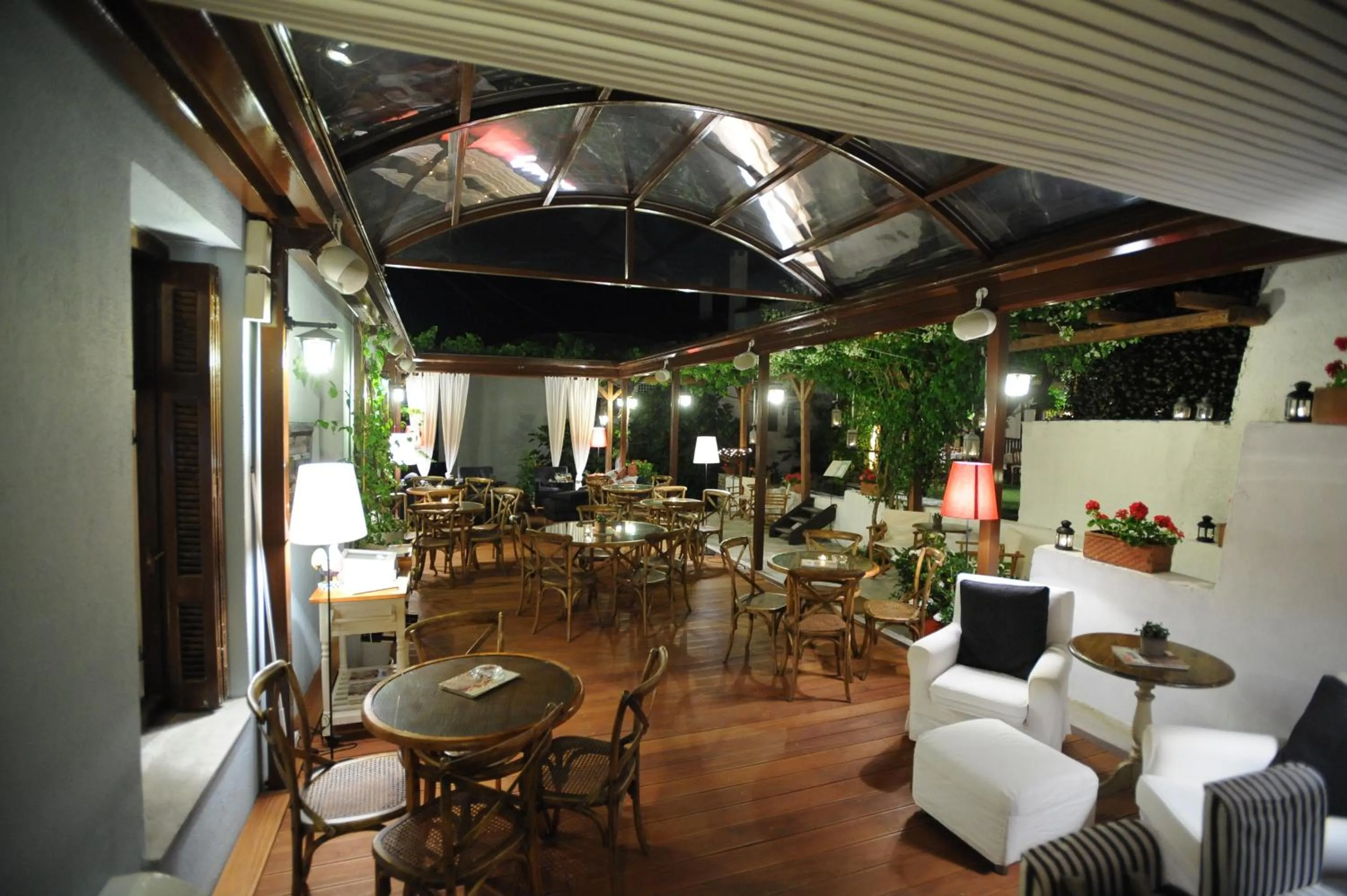 Lounge or bar in Boutique Hotel Kentrikon & Bungalows