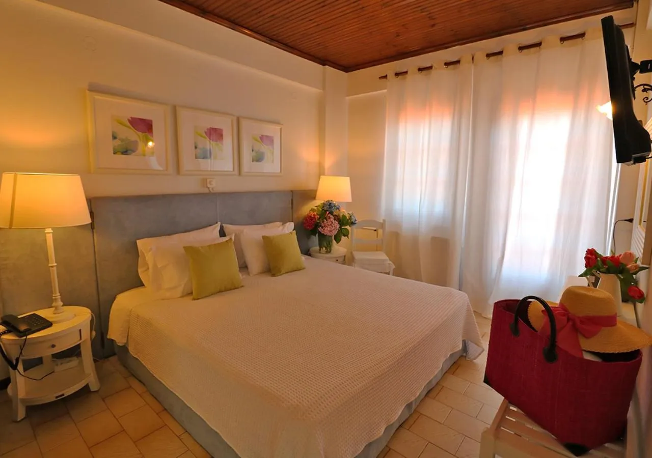 Balcony/Terrace, Bed in Boutique Hotel Kentrikon & Bungalows