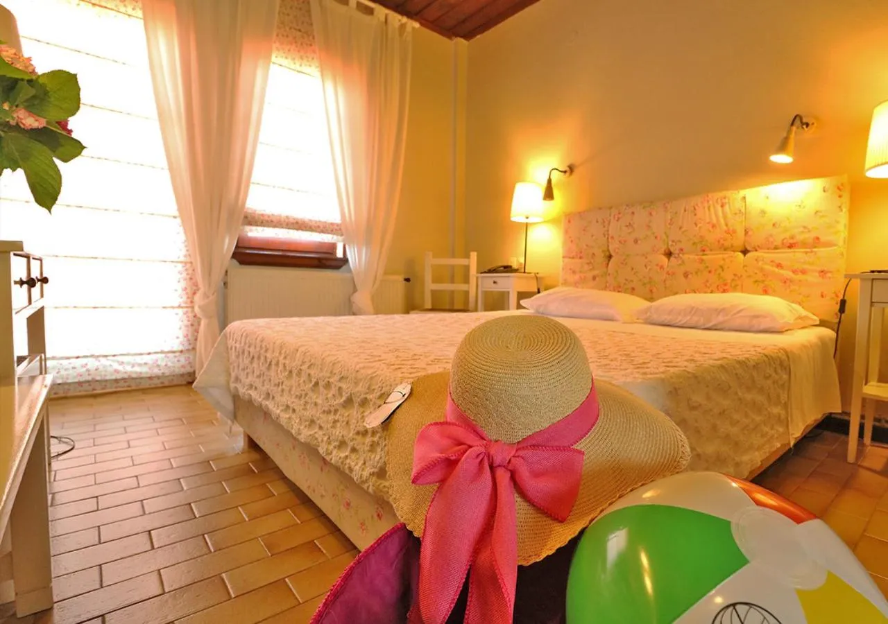 Bed in Boutique Hotel Kentrikon & Bungalows