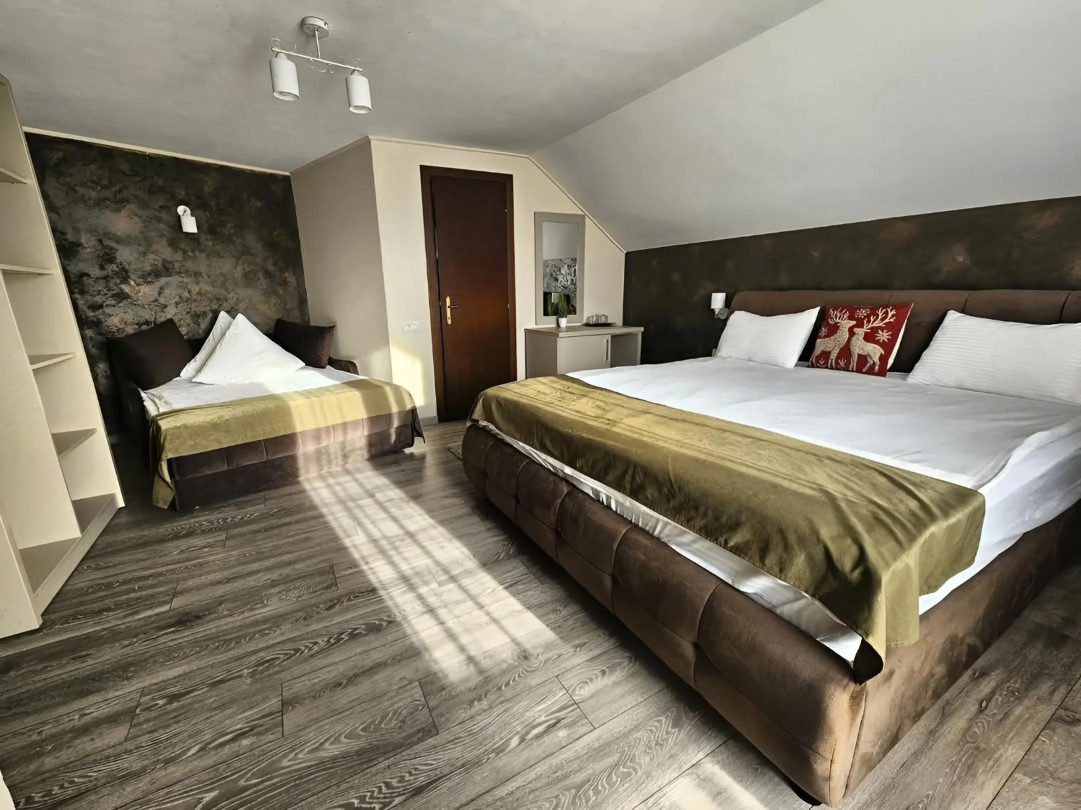 Bedroom, Bed in Pensiunea Andrei Moieciu