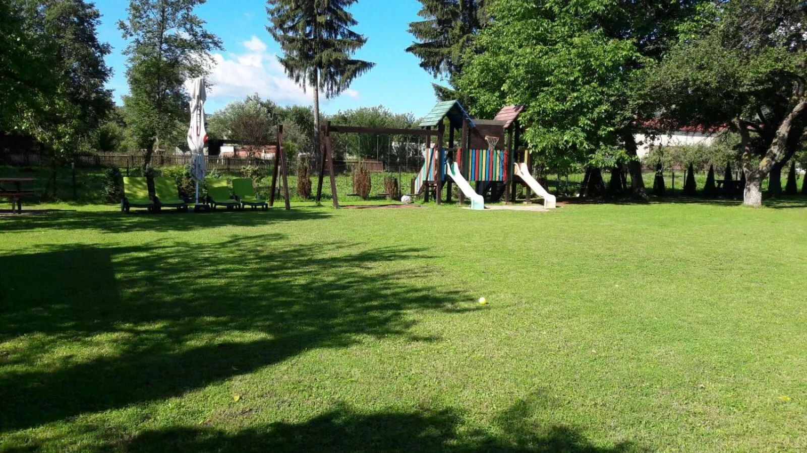 Garden in Pensiunea Andrei Moieciu