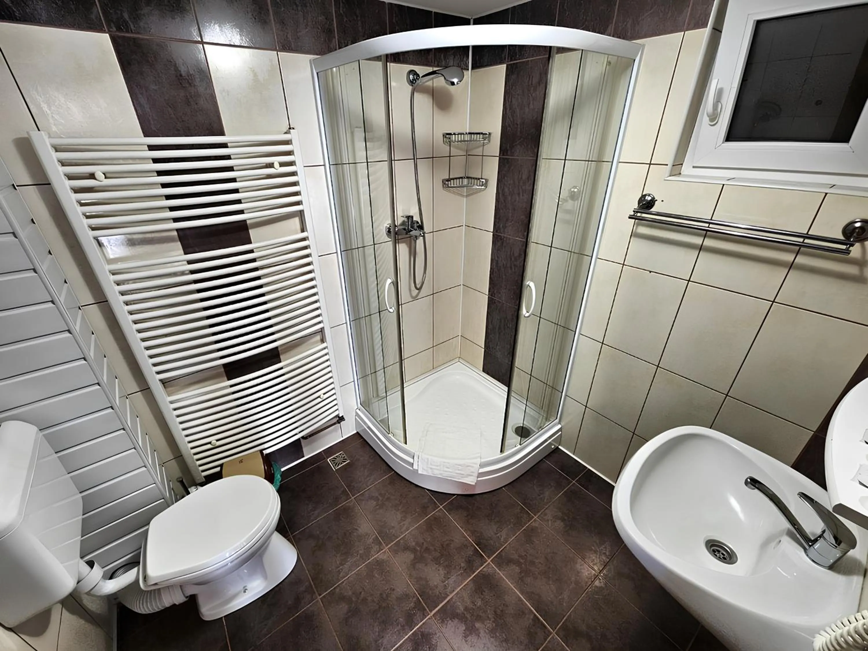 Shower in Pensiunea Andrei Moieciu
