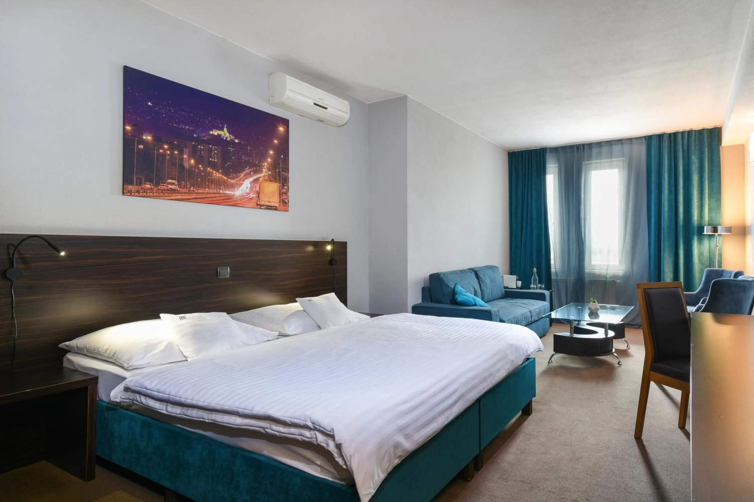 Bedroom, Bed in BOUTIQUE HOTEL11 with rooftop SPA