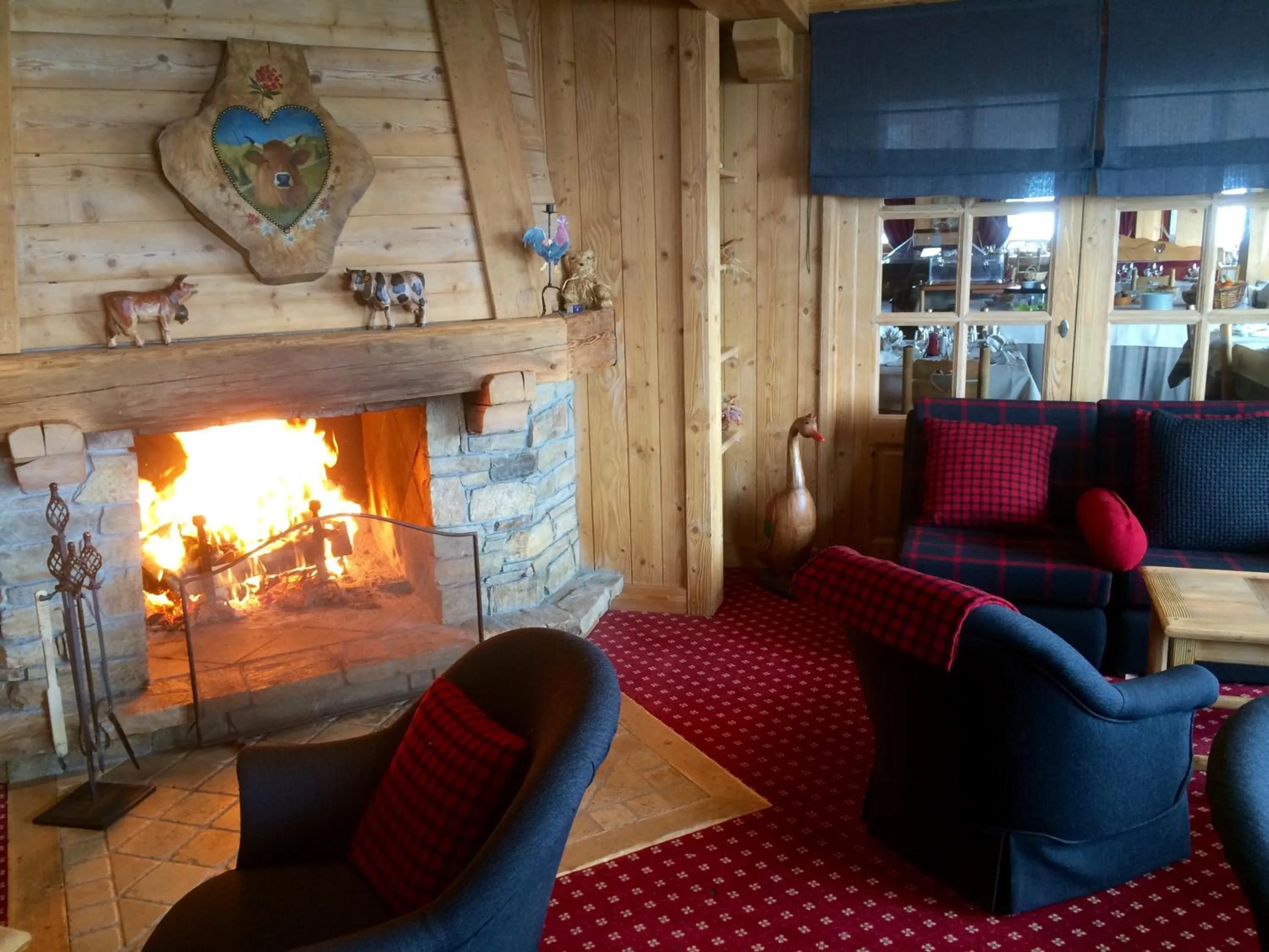 Communal lounge/ TV room in Aux Ducs de Savoie
