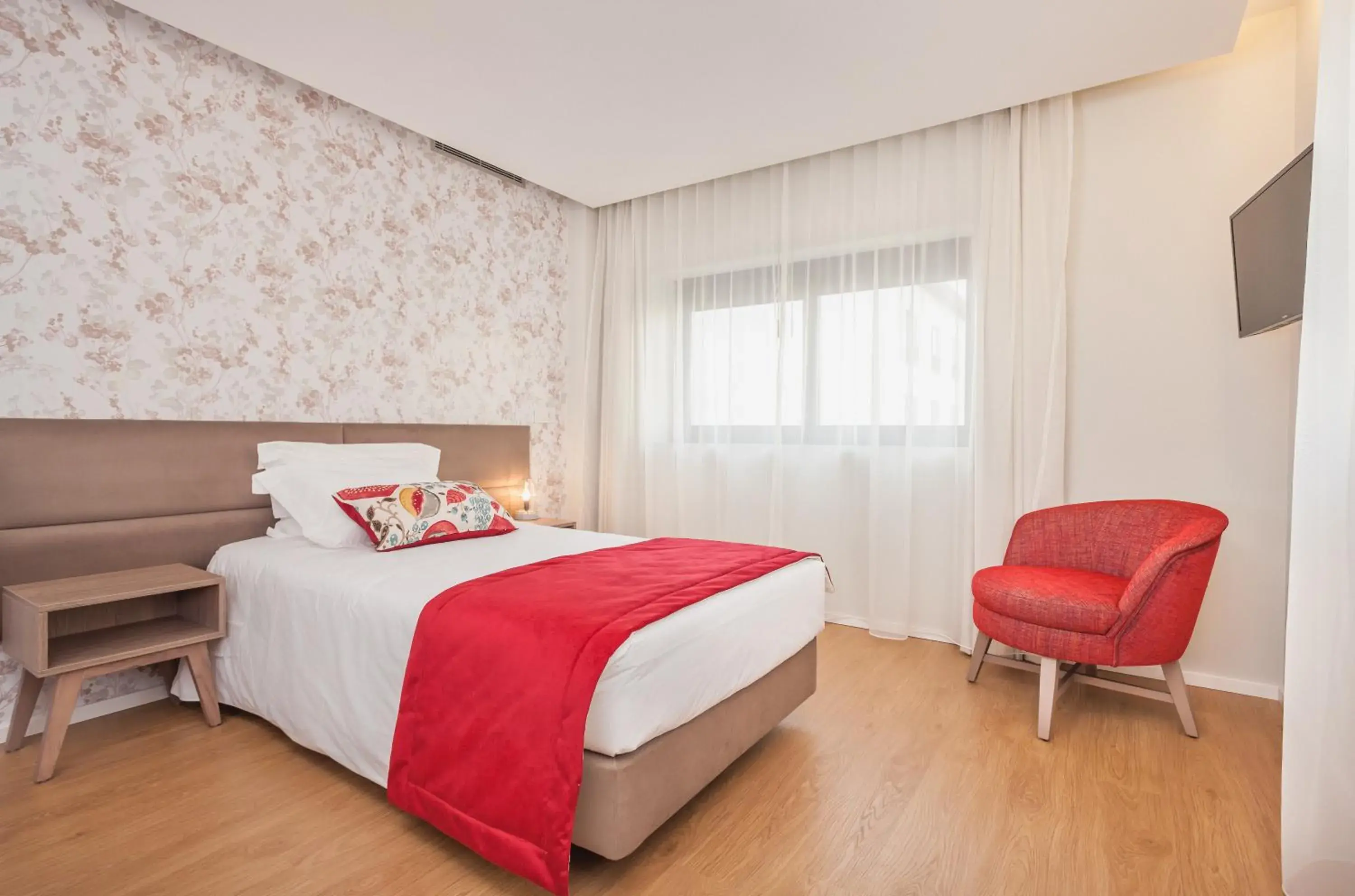 Photo of the whole room, Bed in Essence Inn Marianos Hotel Photo of the whole room, Bed in Essence Inn Marianos Hotel