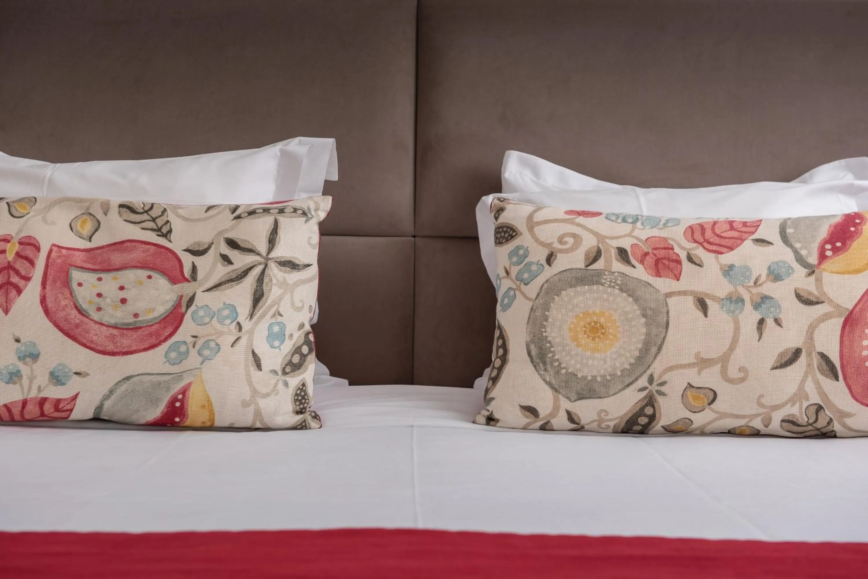 Bedroom, Bed in Essence Inn Marianos Hotel