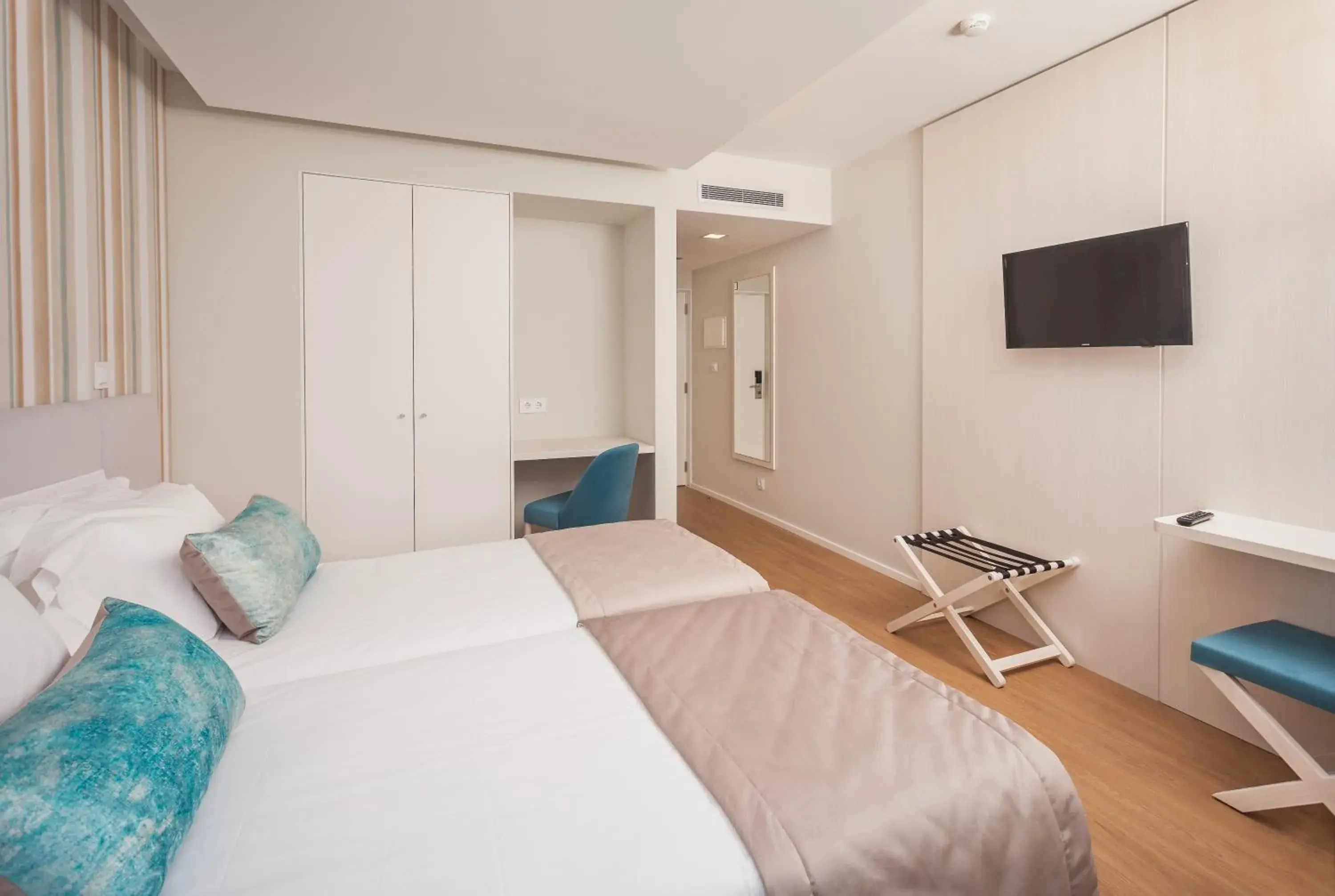 Bedroom, Bed in Essence Inn Marianos Hotel Bedroom, Bed in Essence Inn Marianos Hotel