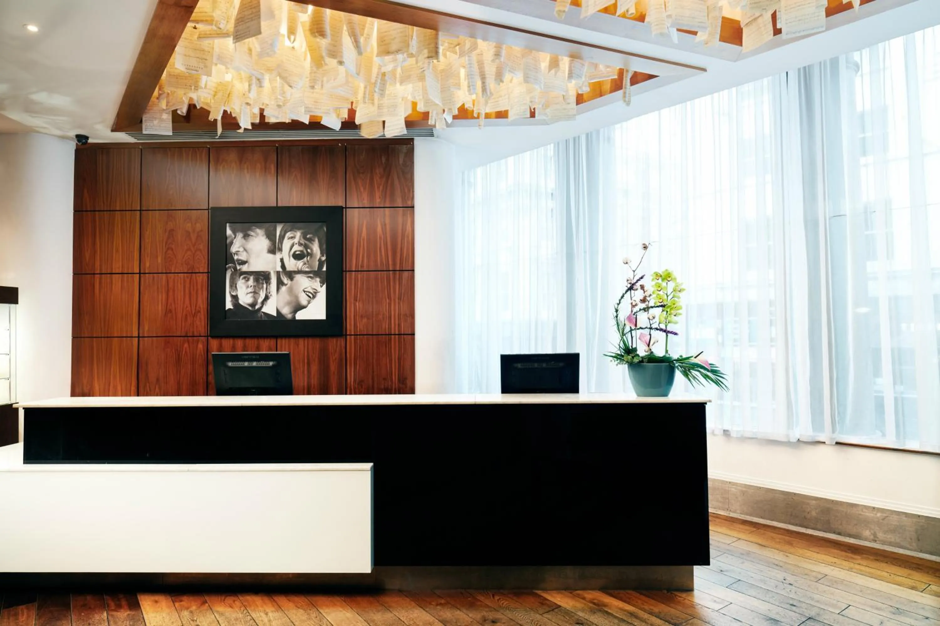 Lobby or reception in Hard Days Night Hotel