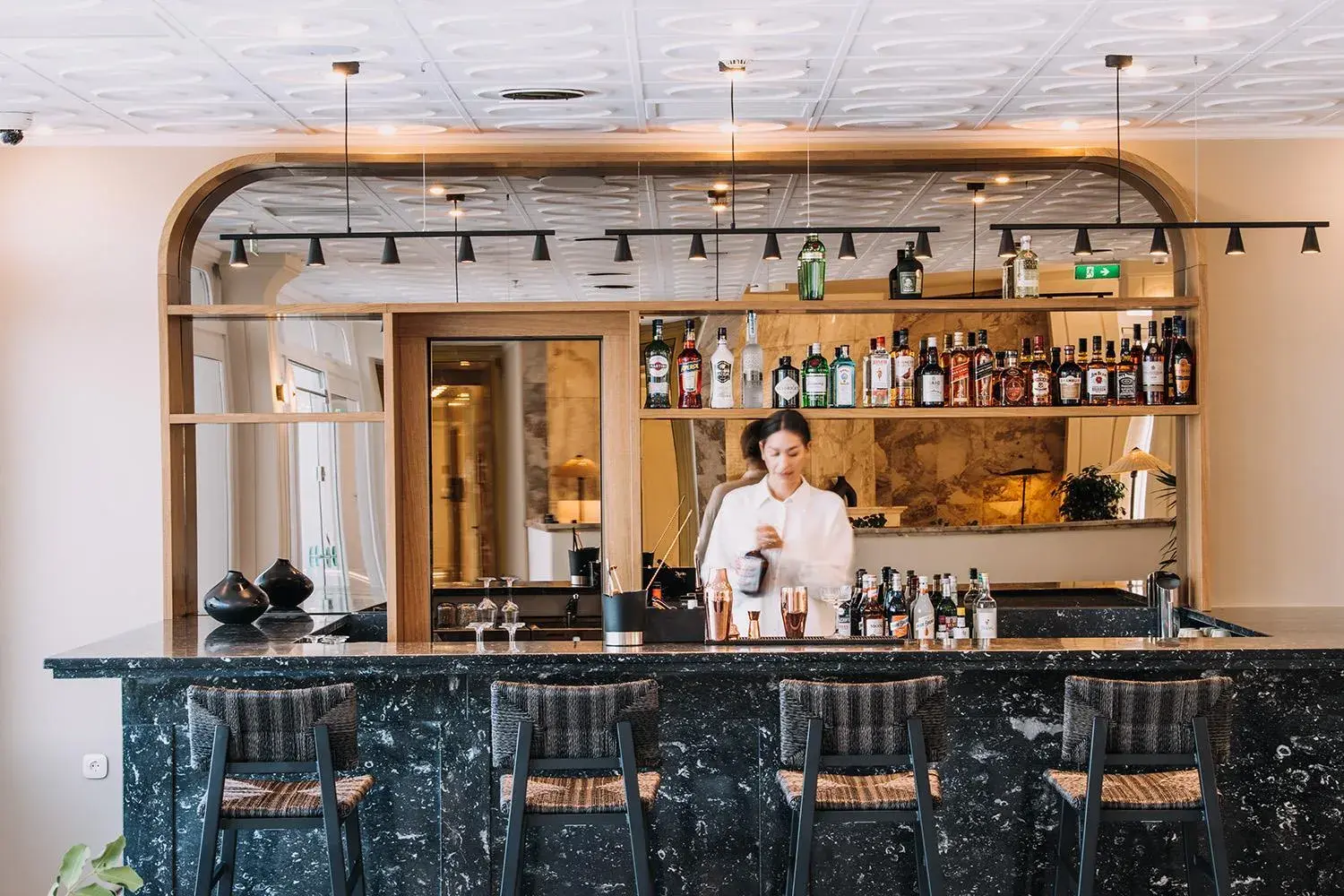 Lounge or bar in Brown Beach Chalkida Resort, a member of Brown Hotels Lounge or bar in Brown Beach Chalkida Resort, a member of Brown Hotels