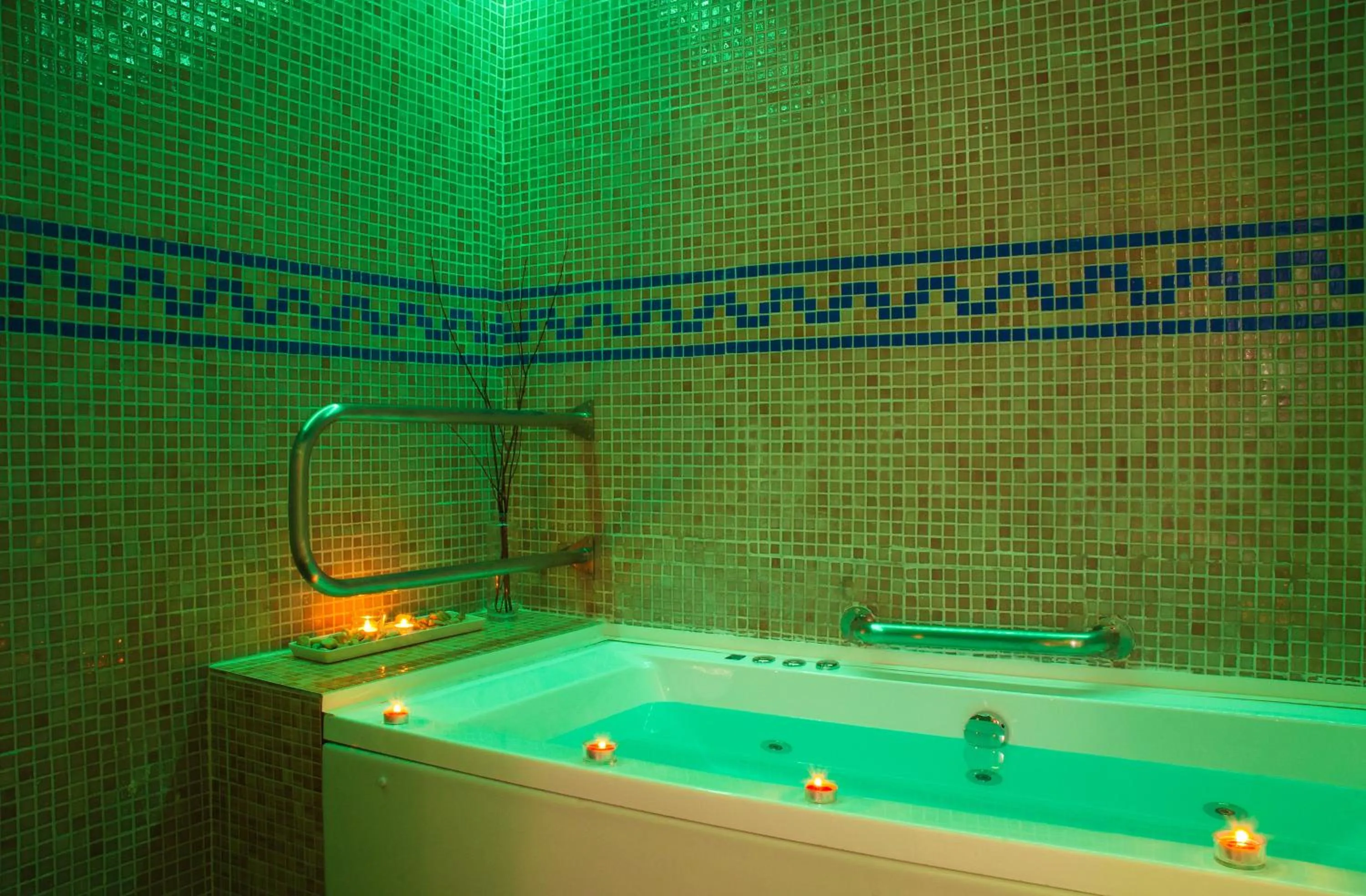 Hot Tub in Balneario Caldas de Luna