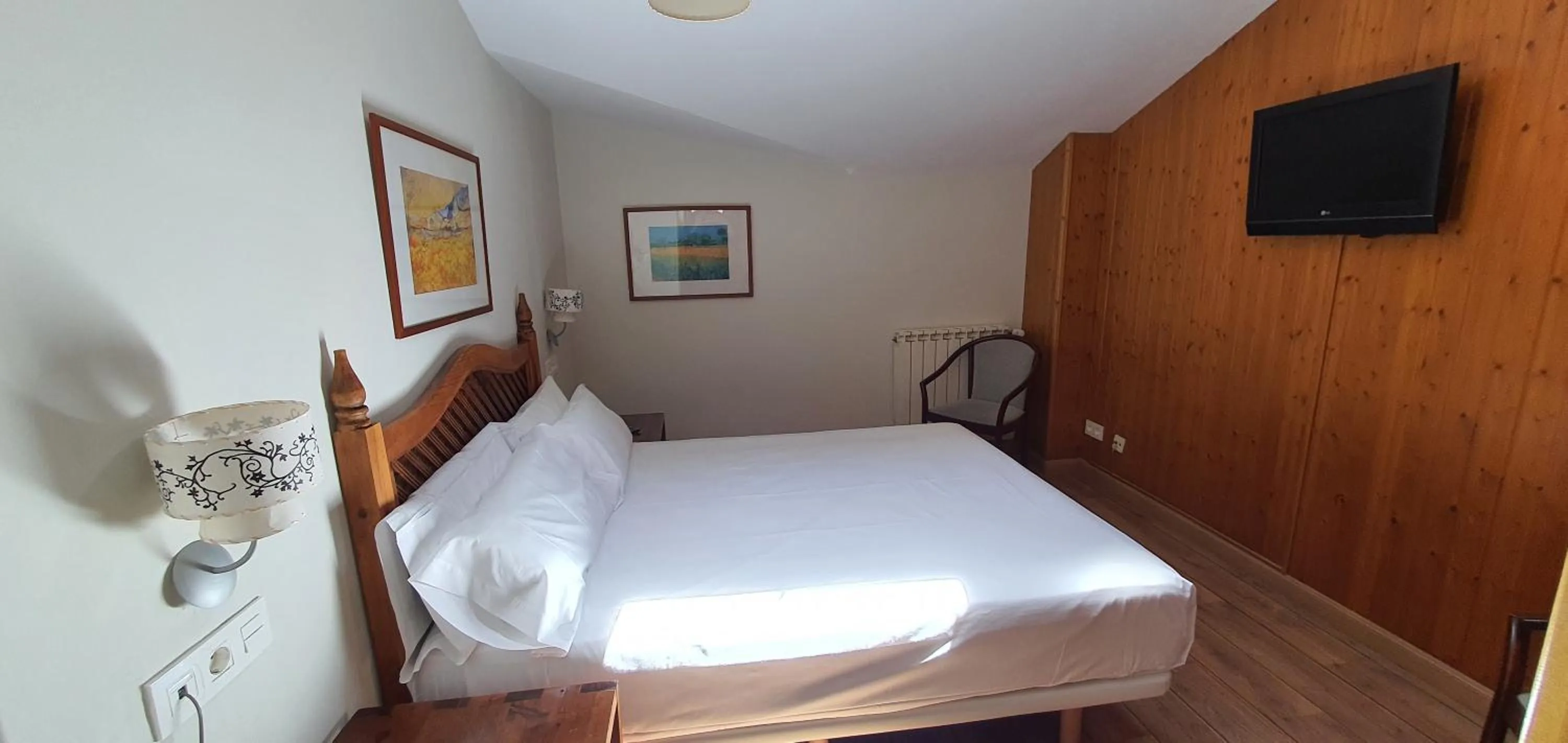 Bed in Balneario Caldas de Luna