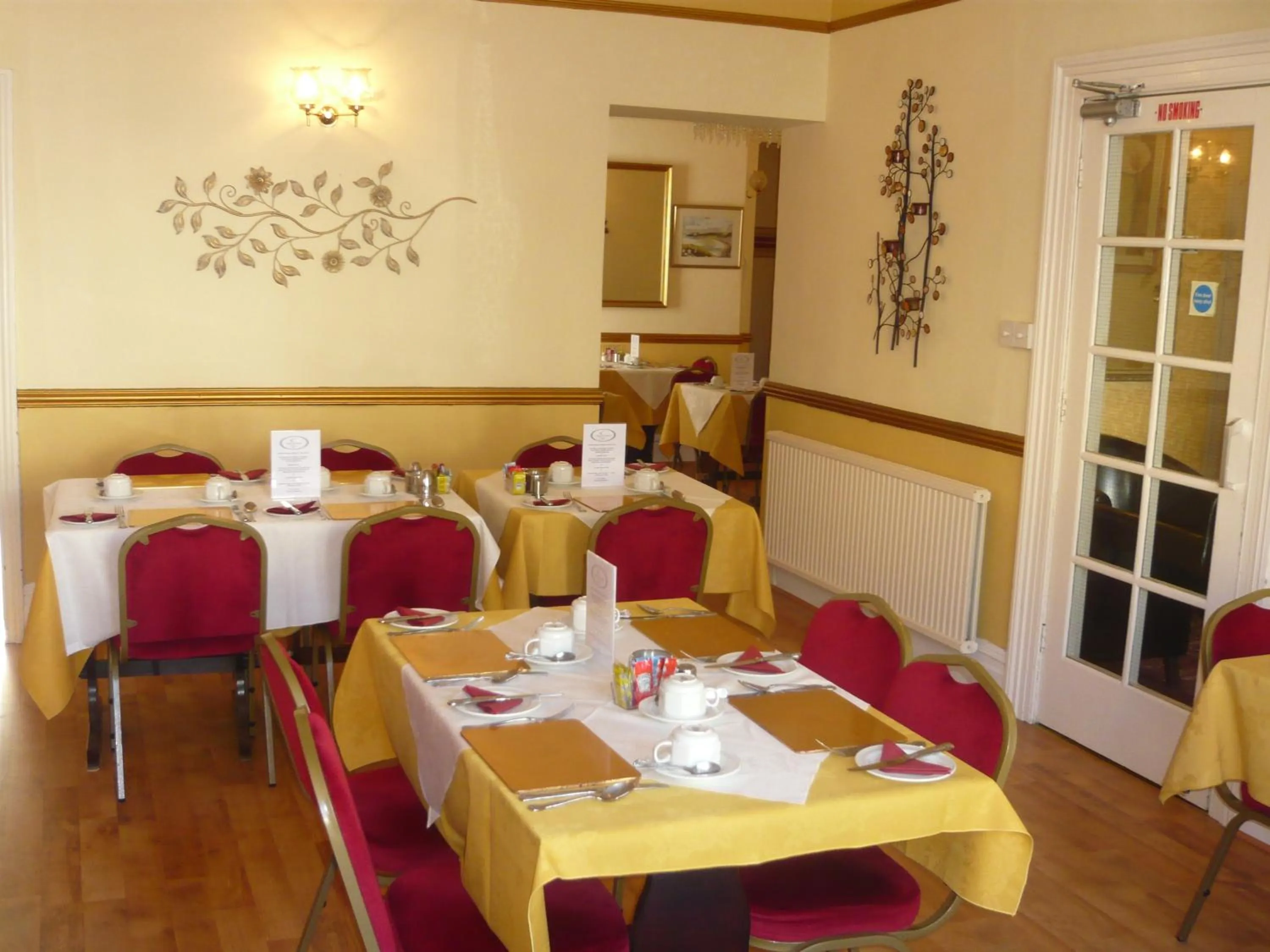Dining area in Craig-Ard Hotel