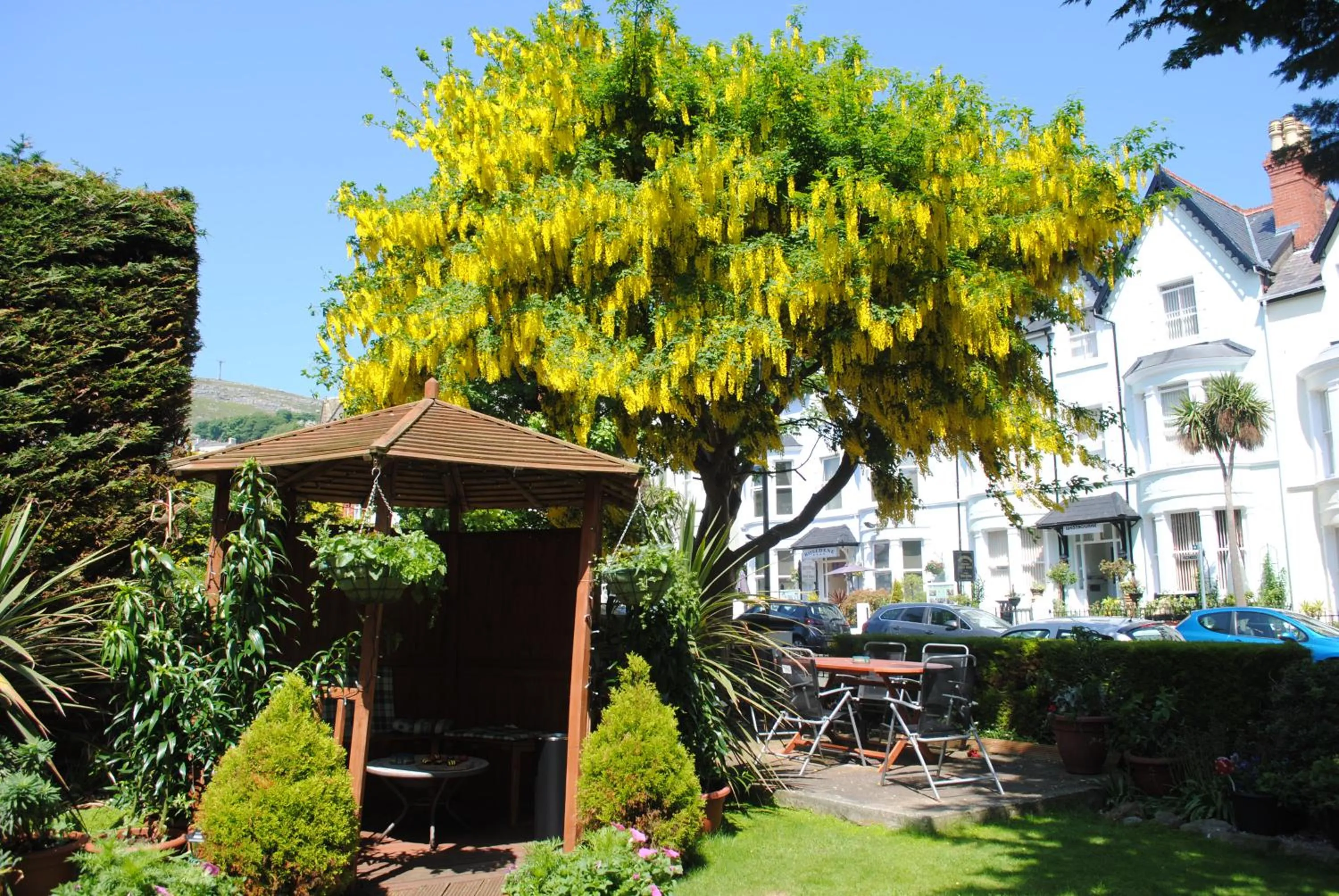 Patio in Craig-Ard Hotel