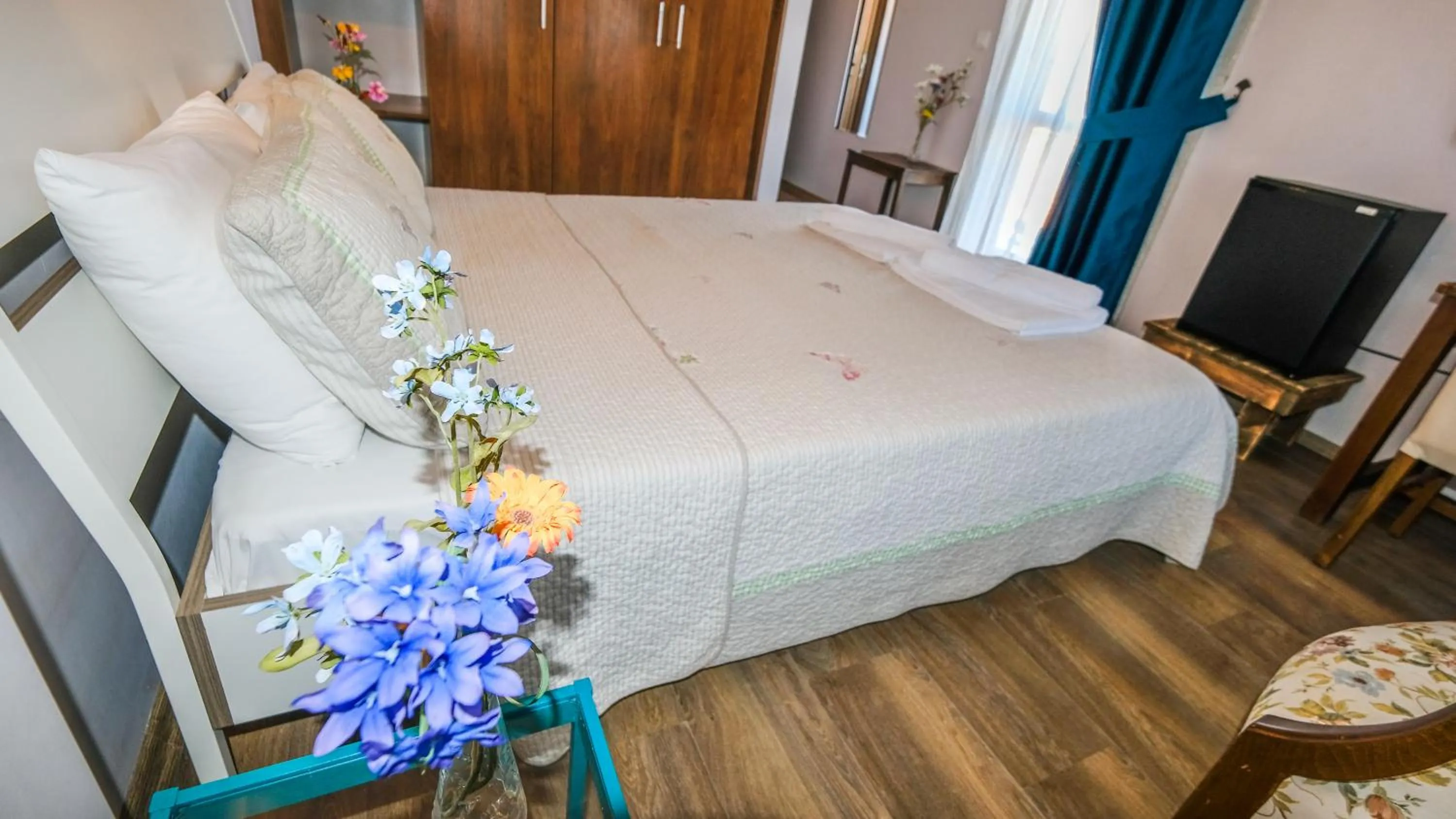 Karaburun Konak Hotel