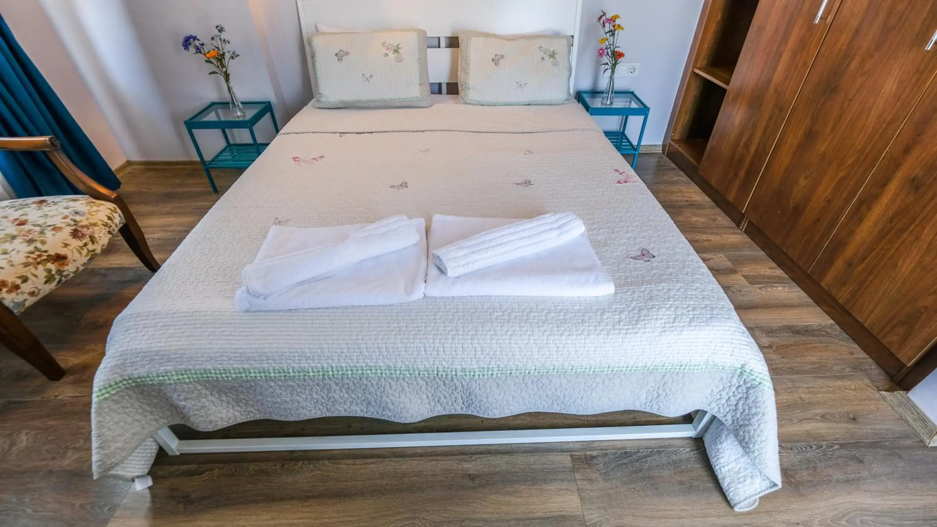Double Room - single occupancy in Karaburun Konak Hotel Double Room - single occupancy in Karaburun Konak Hotel