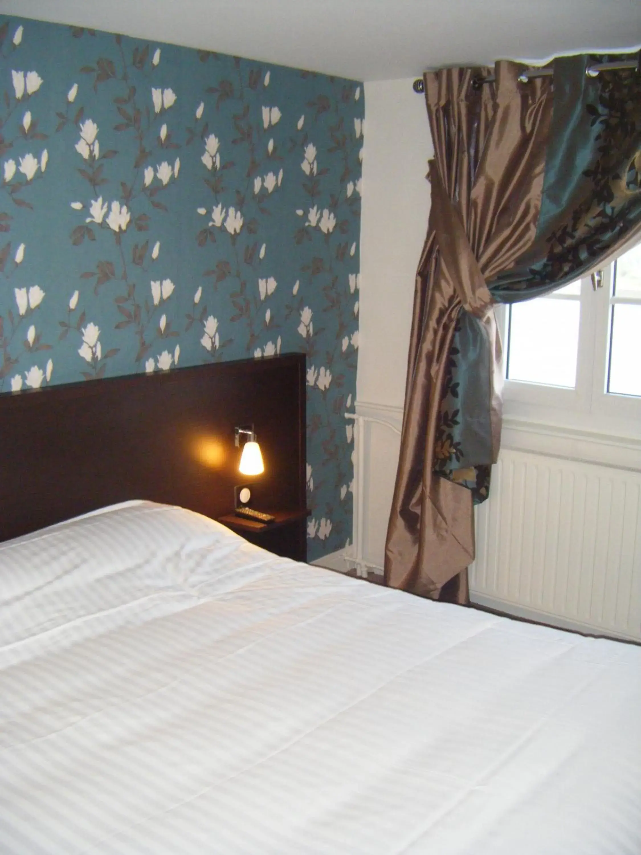 Photo of the whole room, Bed in Logis - Hôtel & Restaurant Le Bellevue Photo of the whole room, Bed in Logis - Hôtel & Restaurant Le Bellevue