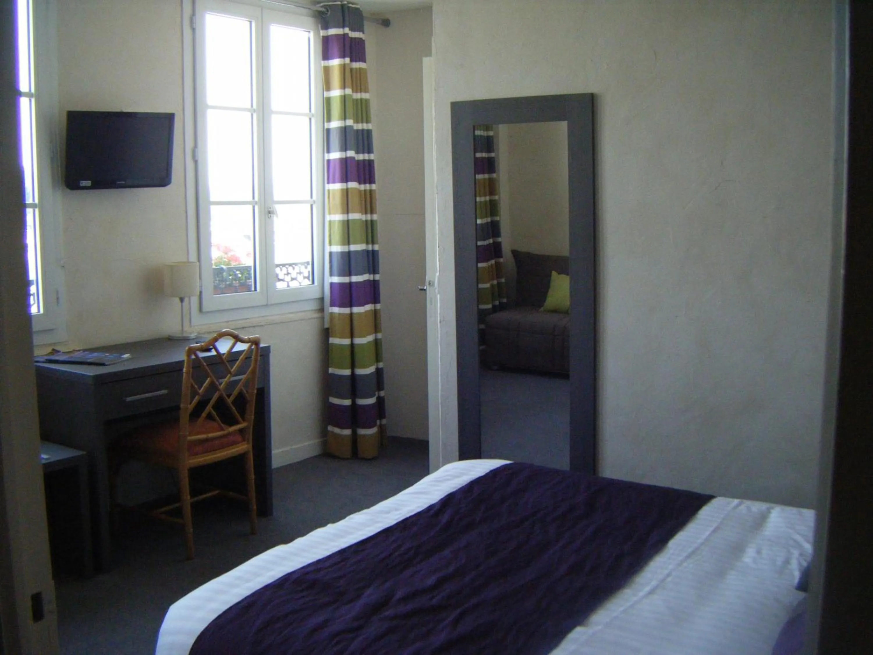 Photo of the whole room, Bed in Logis - Hôtel & Restaurant Le Bellevue
