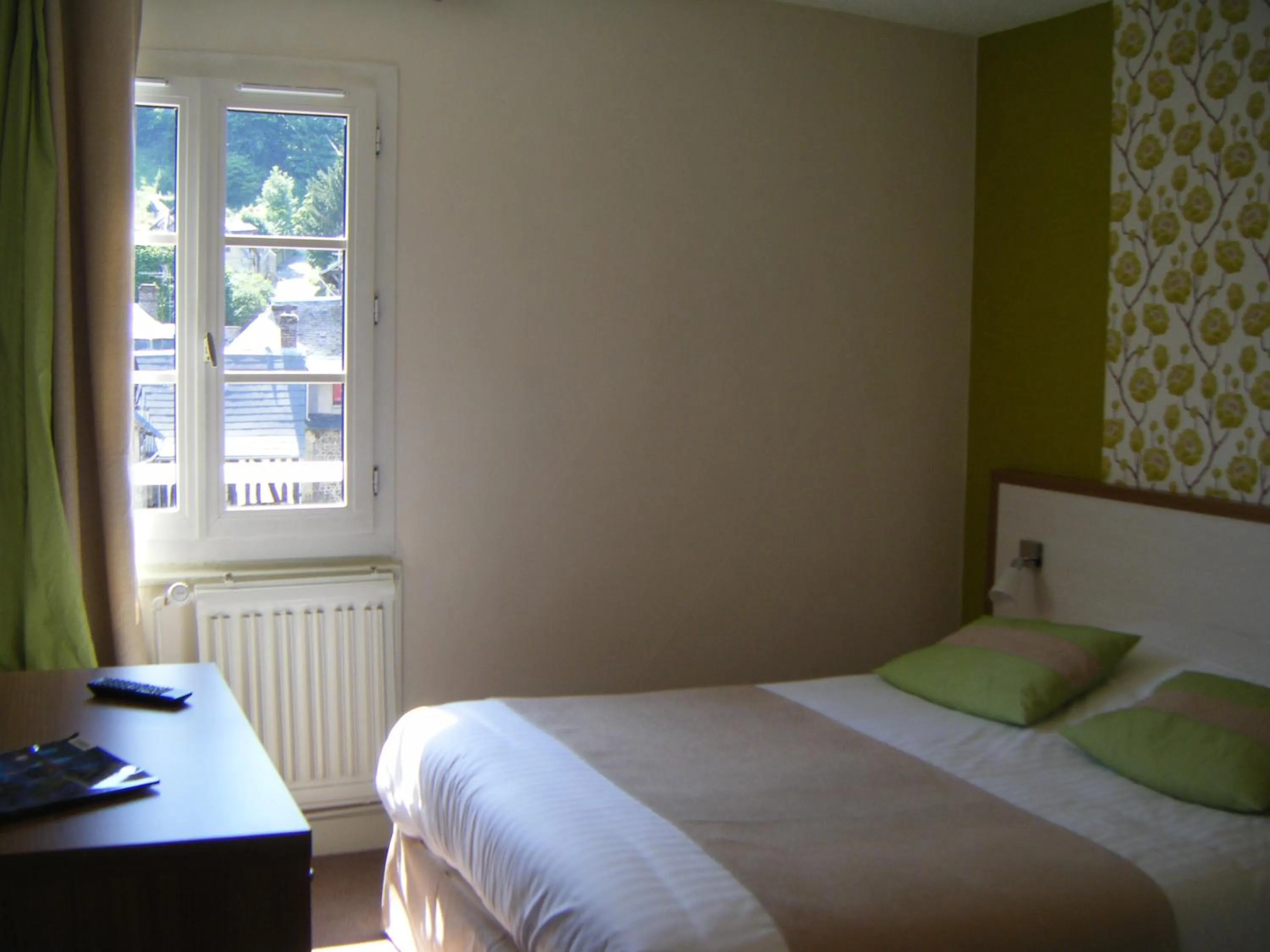 Photo of the whole room, Bed in Logis - Hôtel & Restaurant Le Bellevue