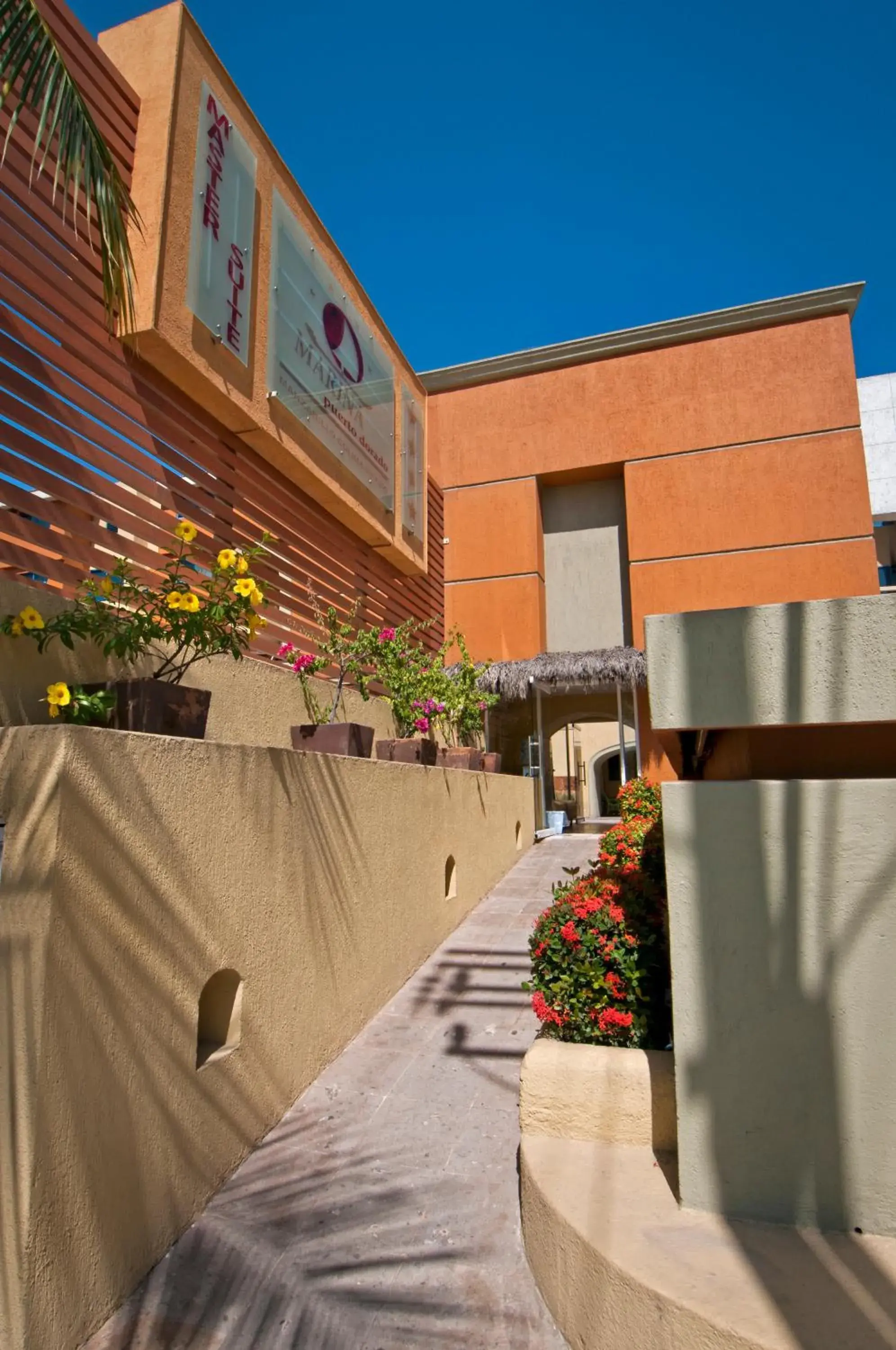 Facade/entrance in Hotel Marina Puerto Dorado - Todo Incluido Facade/entrance in Hotel Marina Puerto Dorado - Todo Incluido