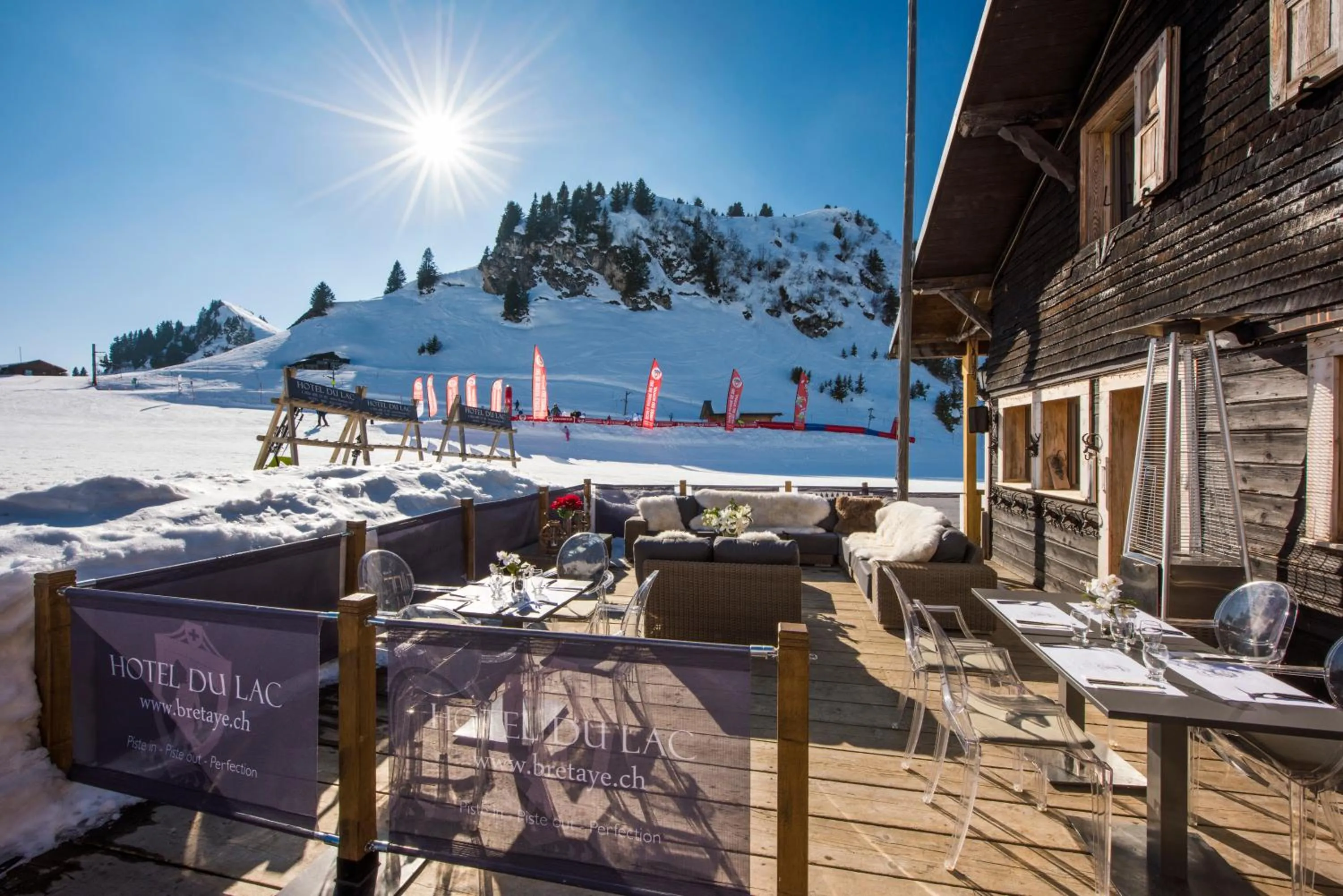 Property building in Hotel du Lac