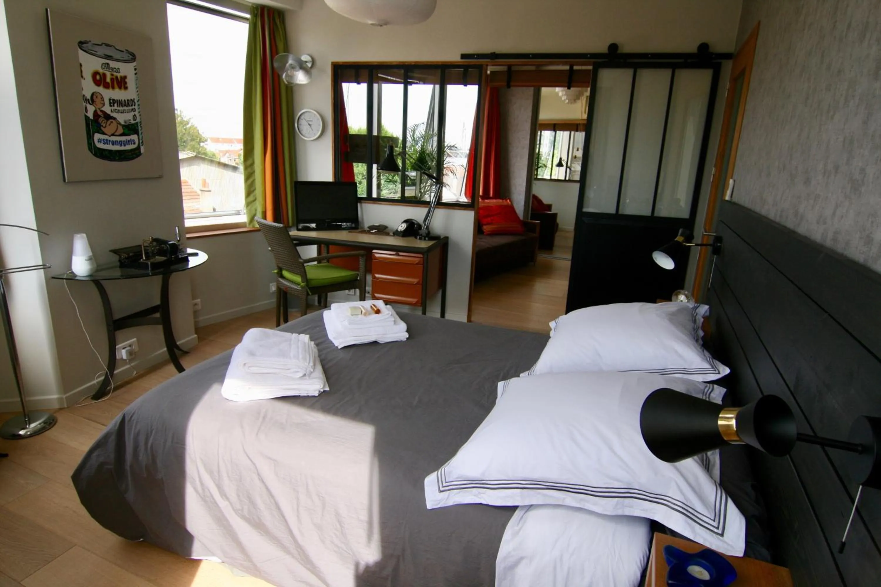 Bedroom, Bed in bibou's room Paris