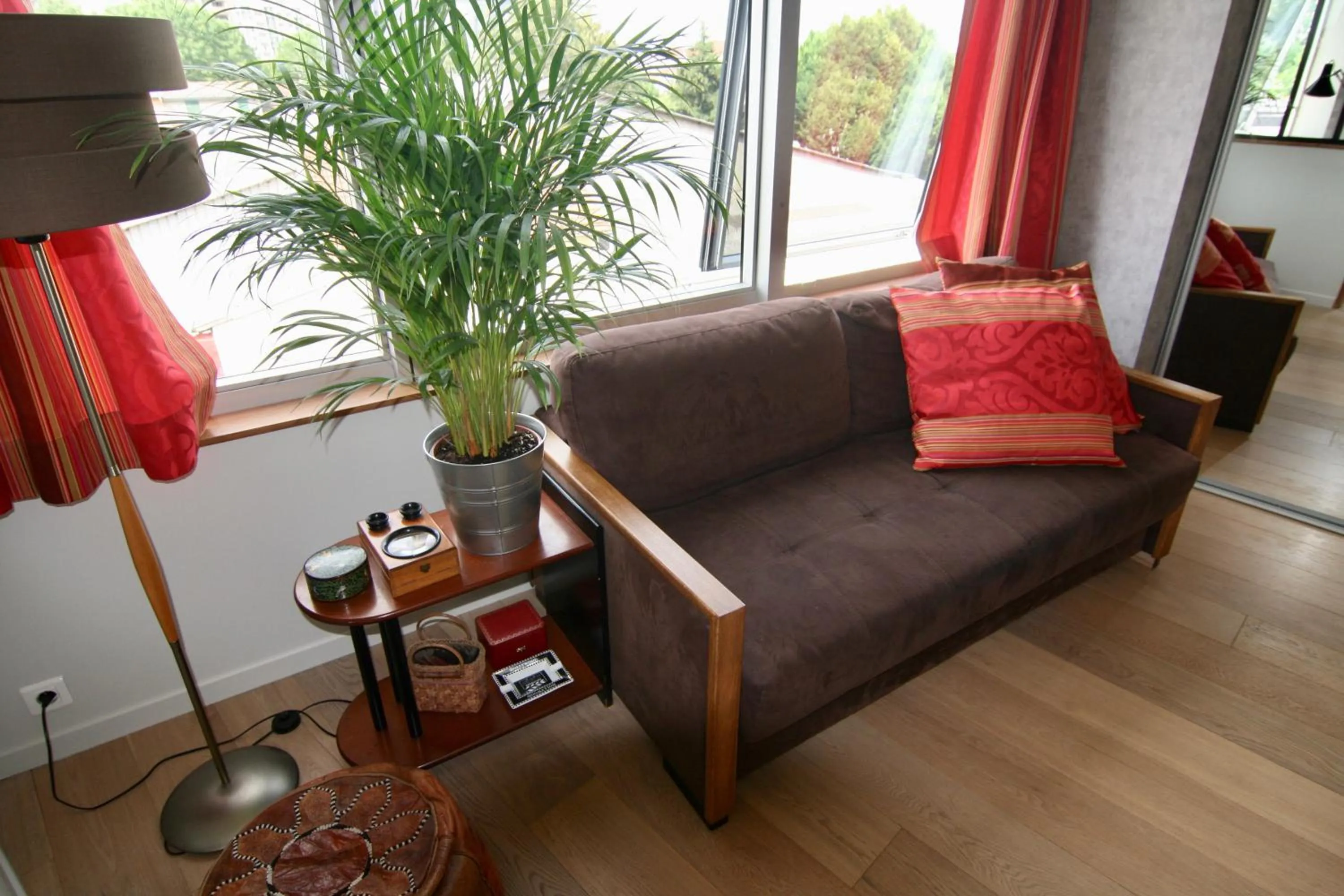 Seating area in bibou's room Paris