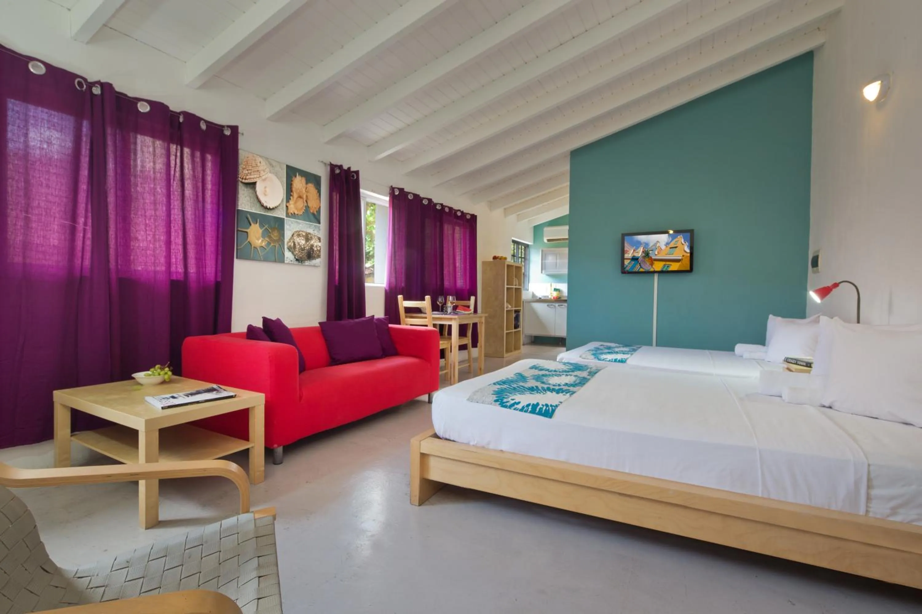 Large Room in The Ritz Village