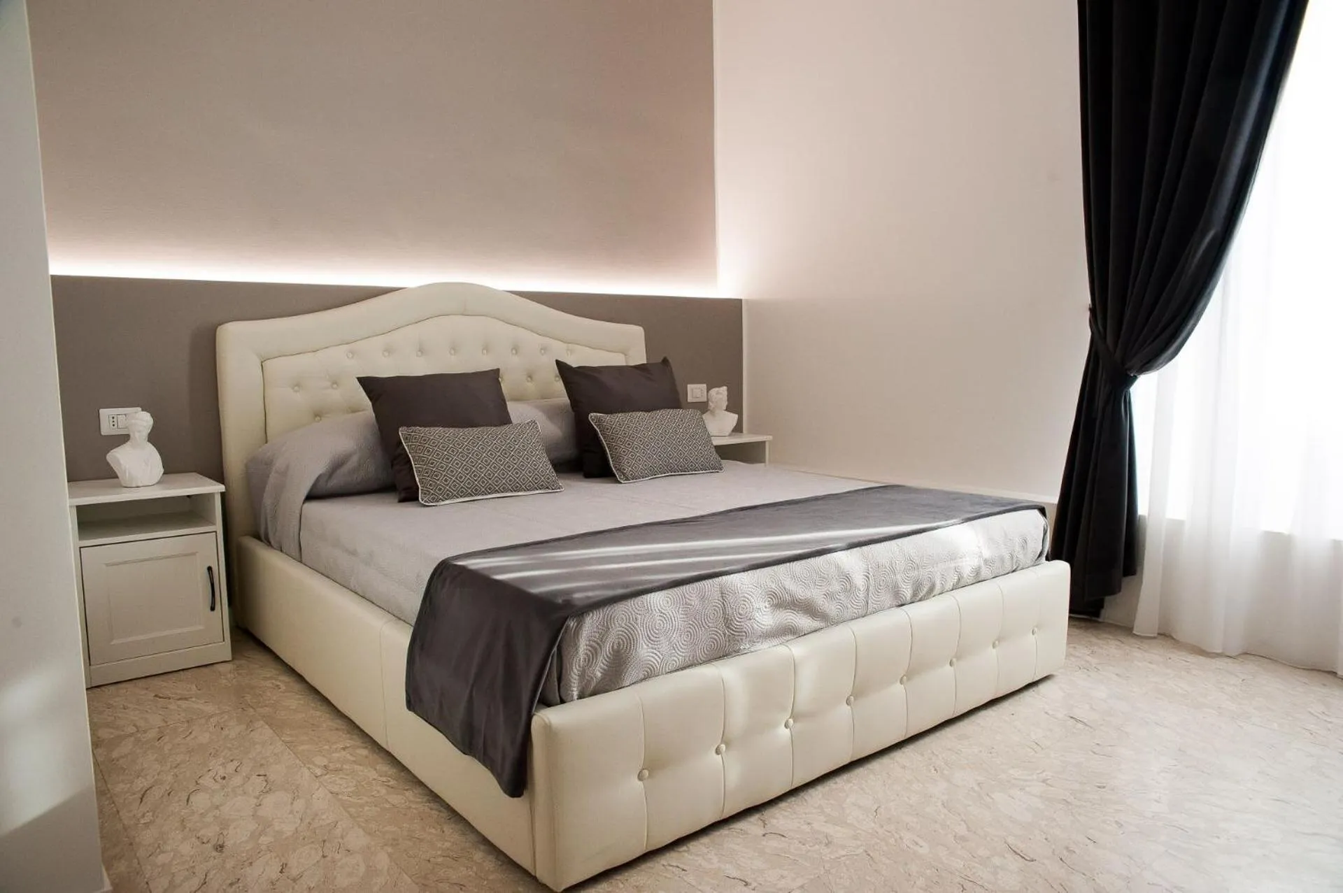 Bedroom, Bed in Lifestyle Veneto Suite