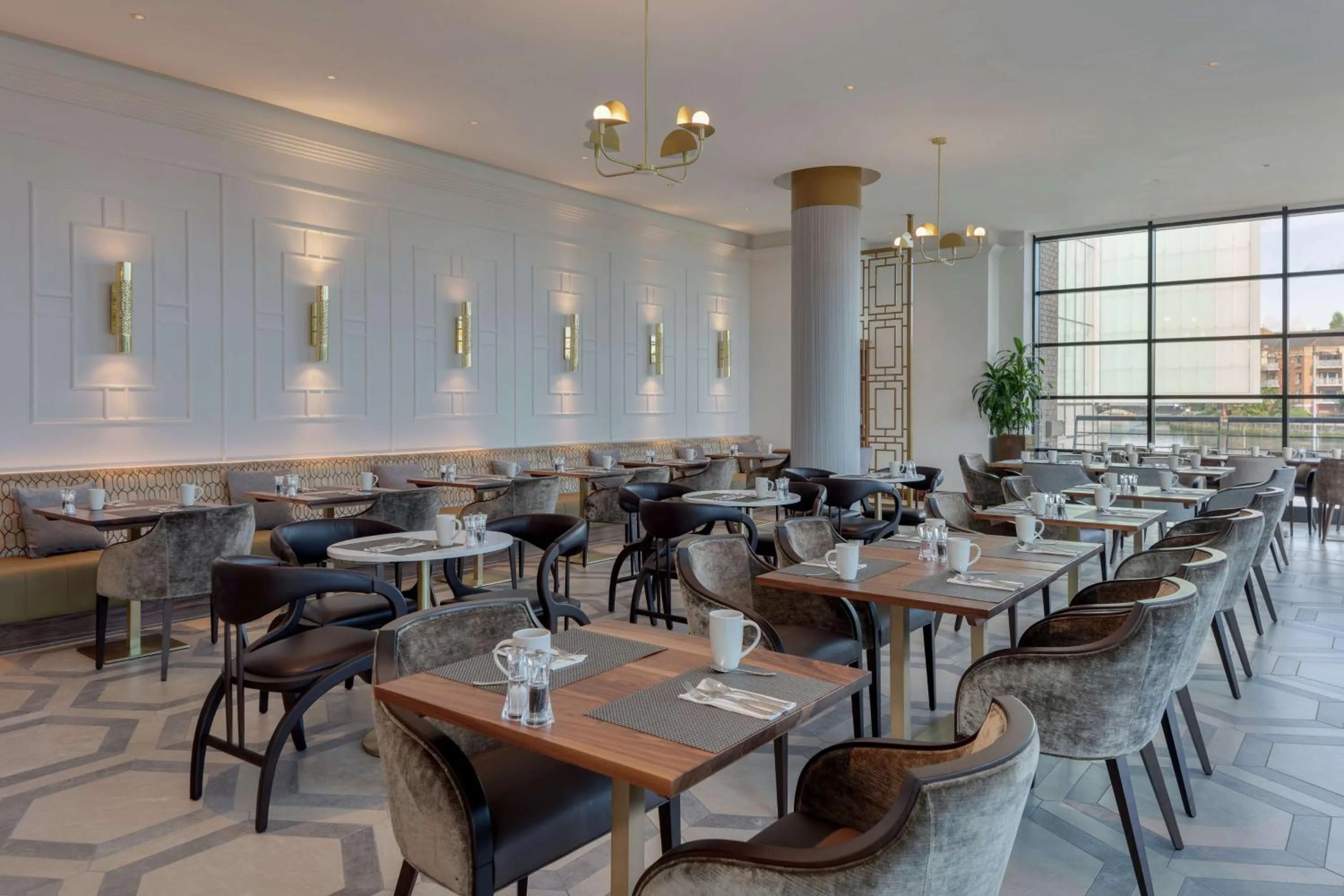 Restaurant/places to eat in Hilton Belfast